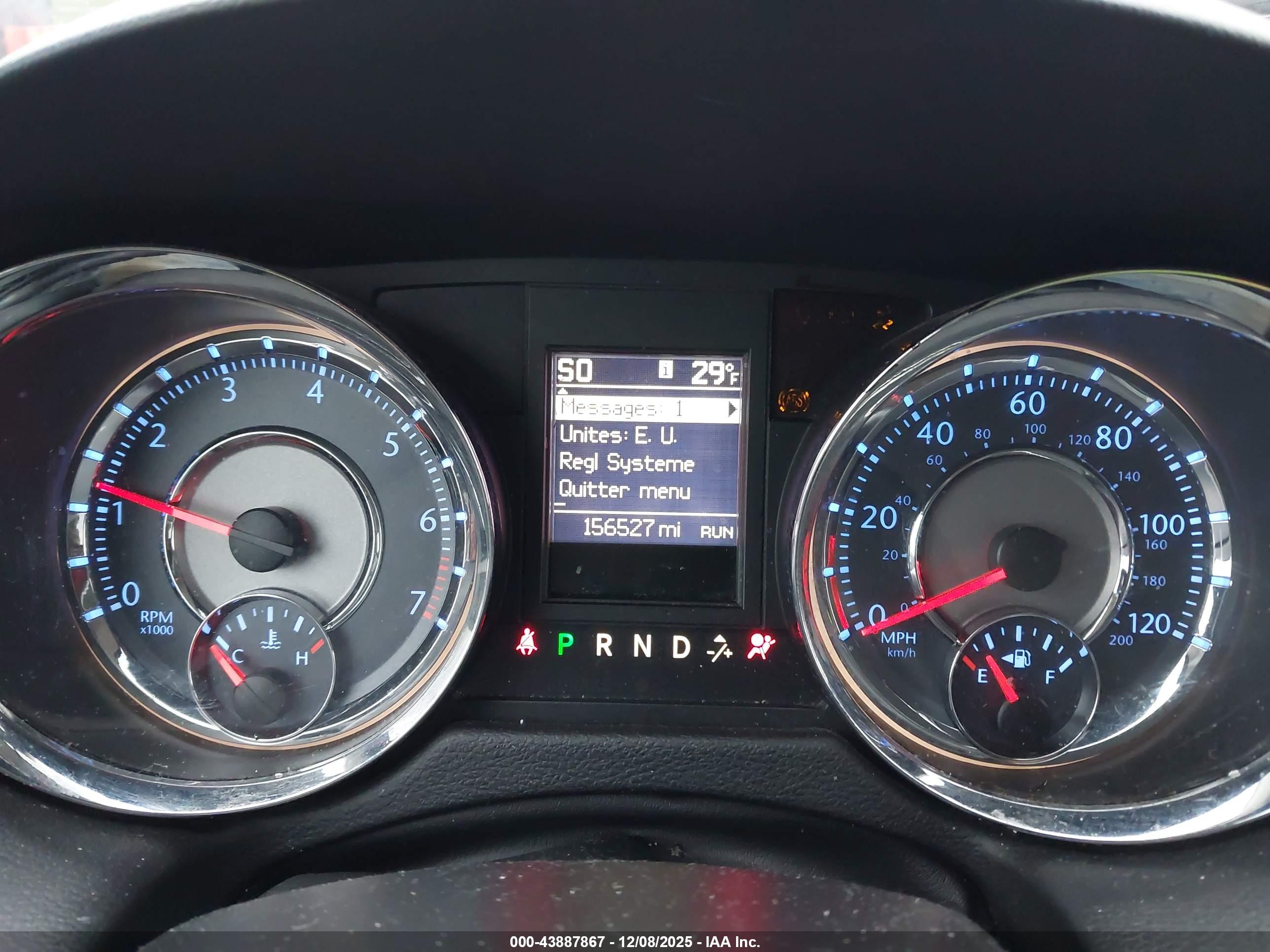 CHRYSLER TOWN image 7