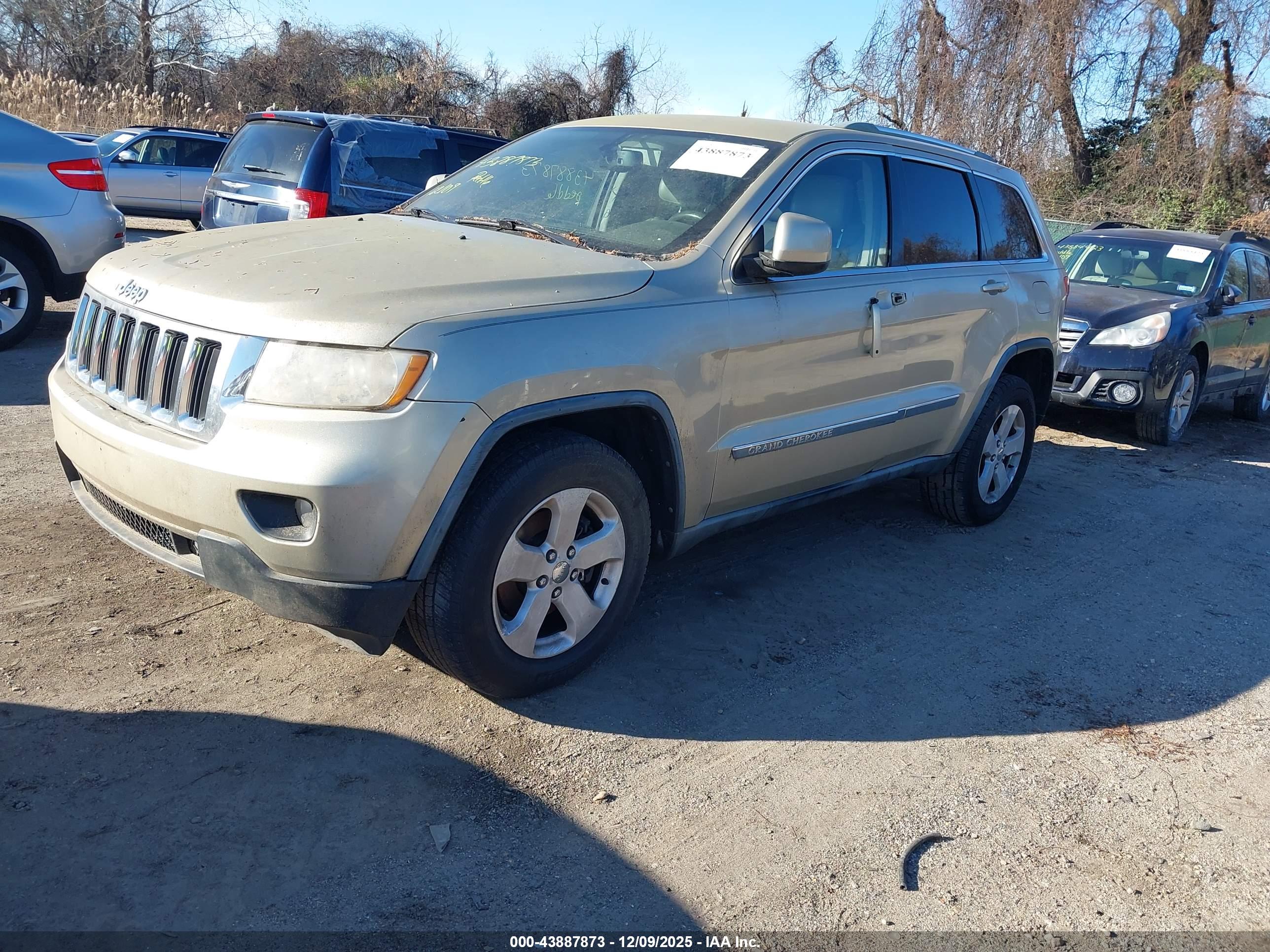 JEEP GRAND image 2
