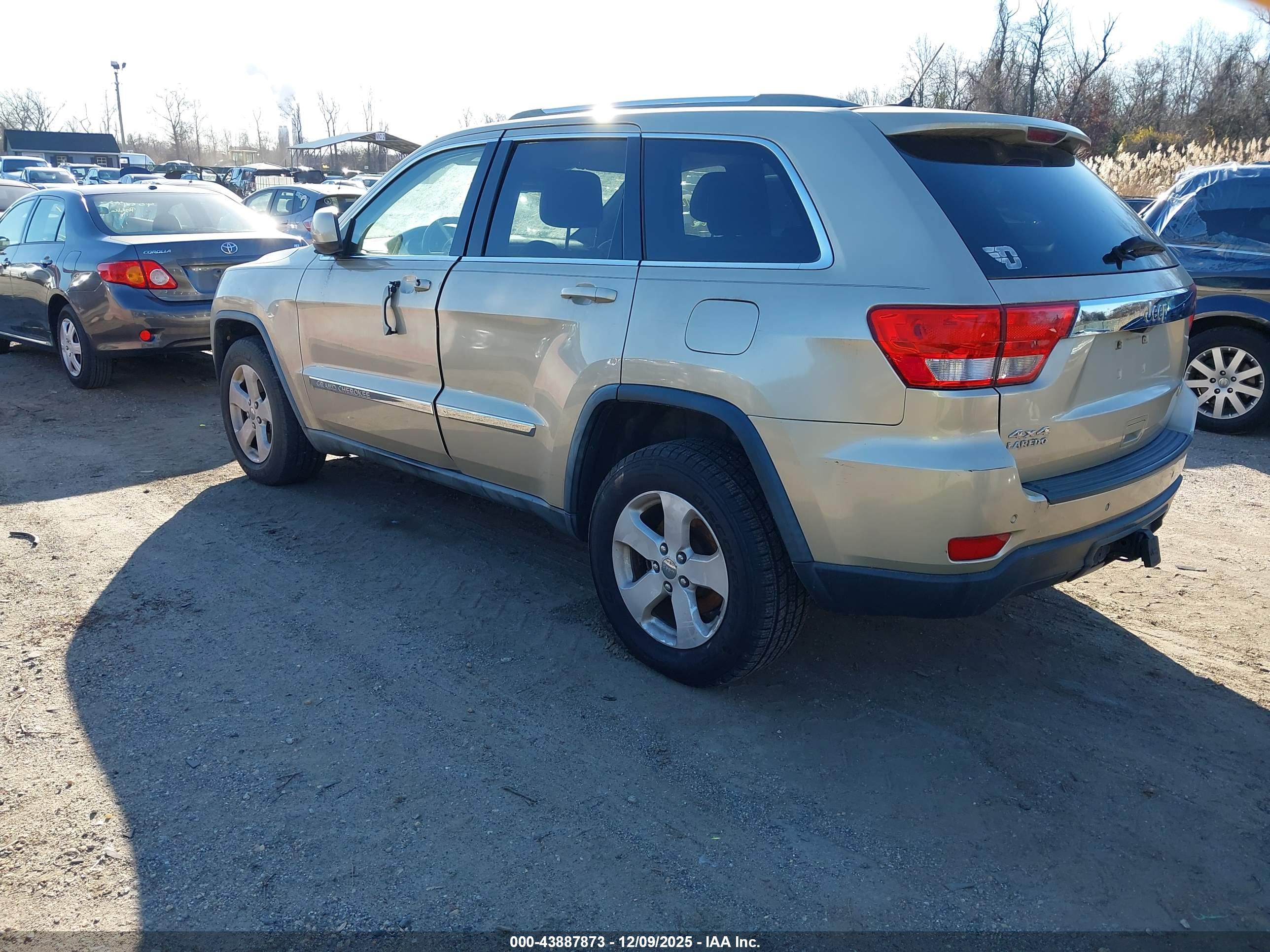 JEEP GRAND image 3