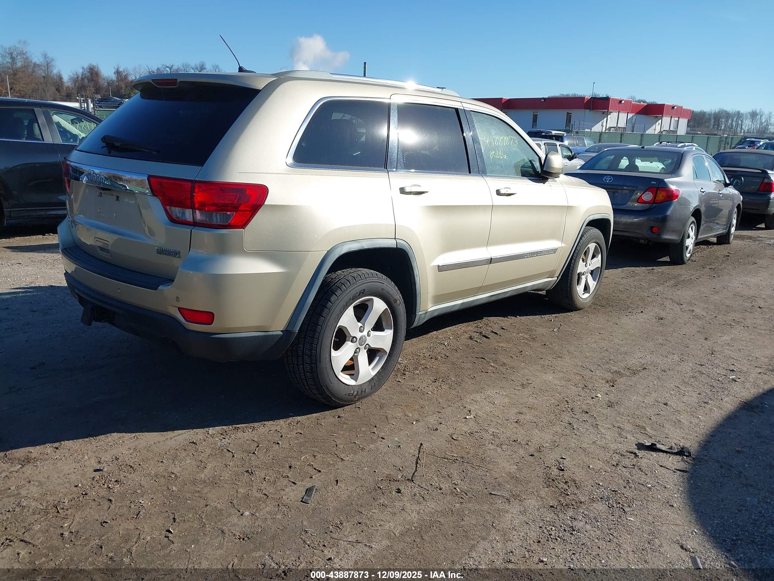 JEEP GRAND image 4