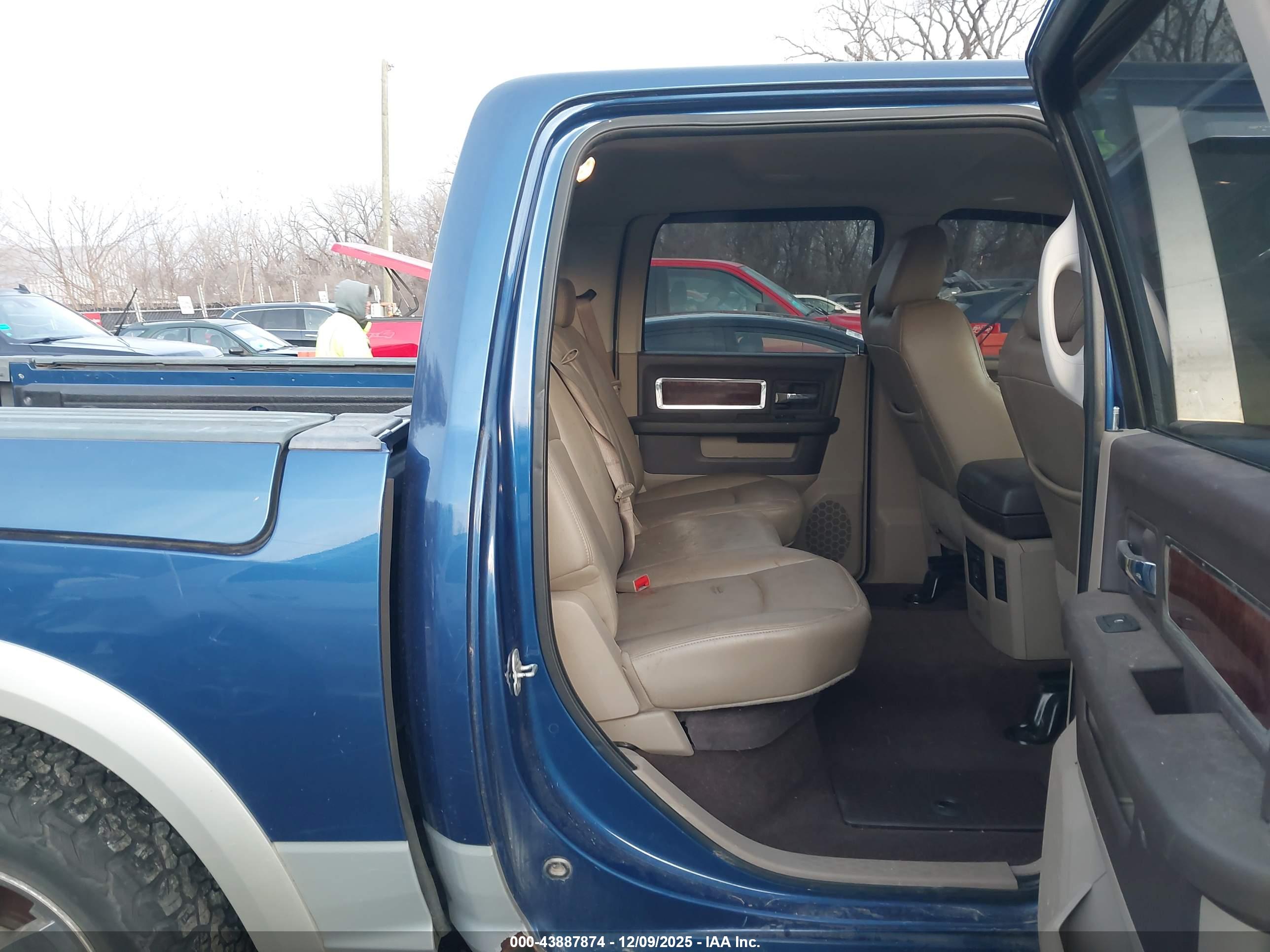 DODGE RAM image 8