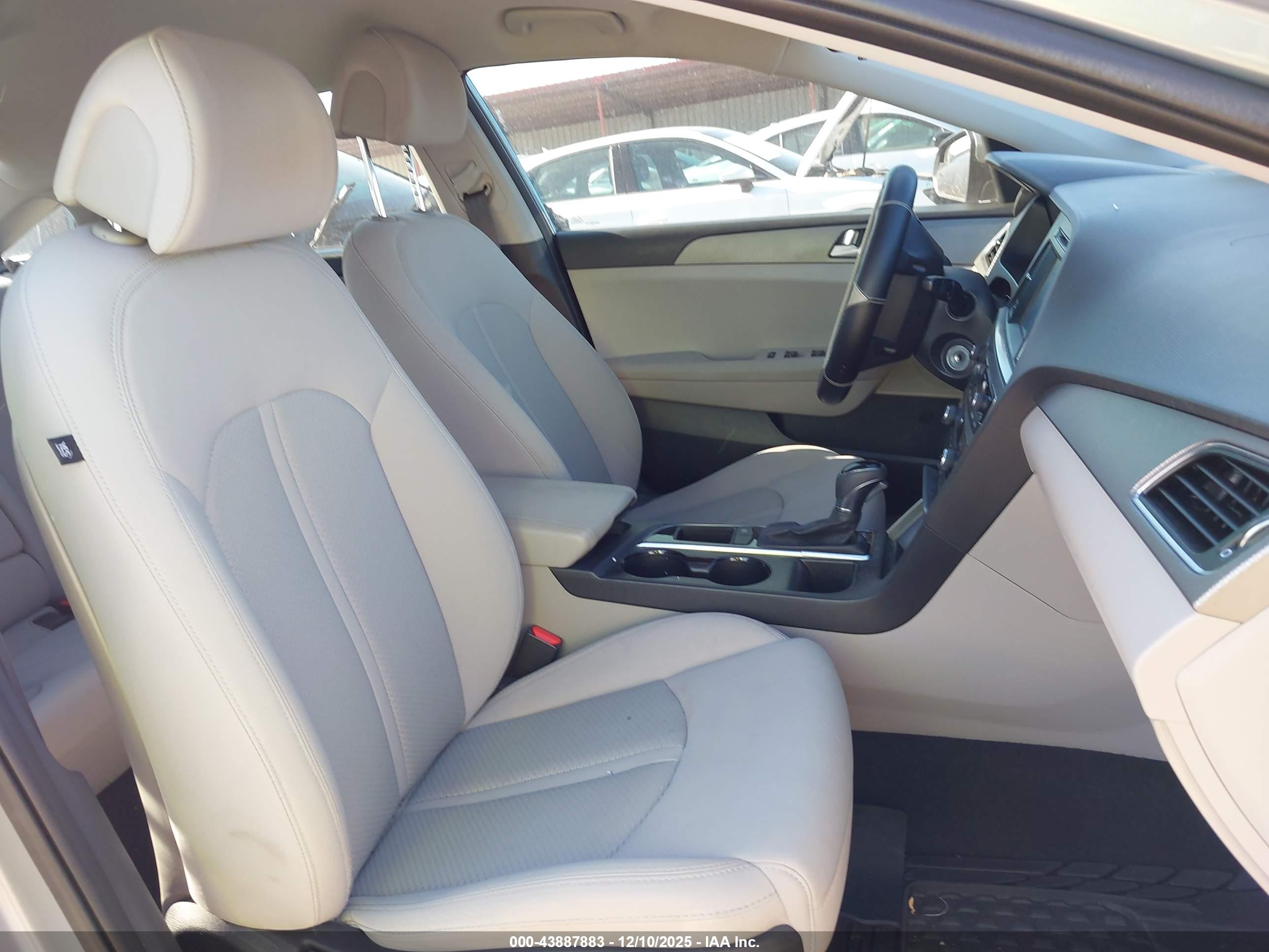 HYUNDAI SONATA image 5