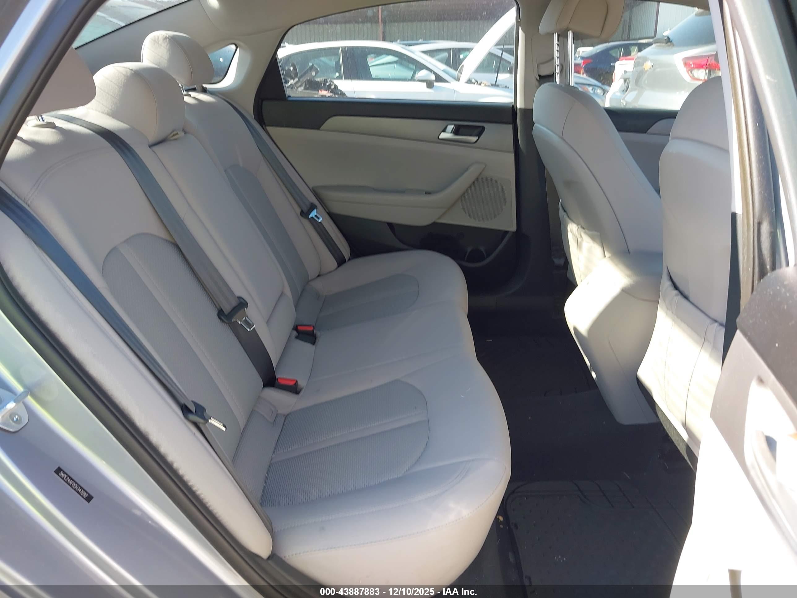 HYUNDAI SONATA image 8