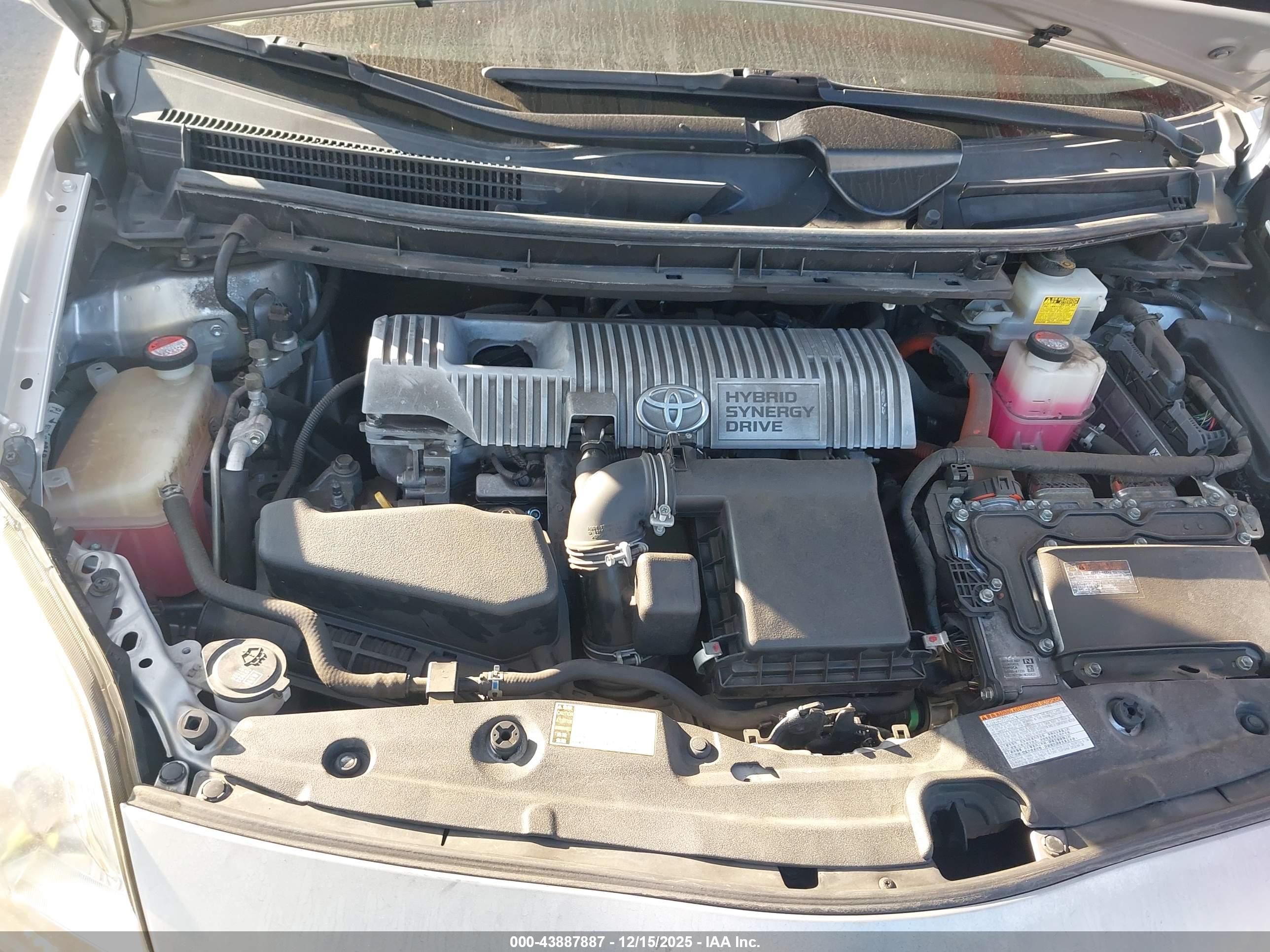 TOYOTA PRIUS image 10