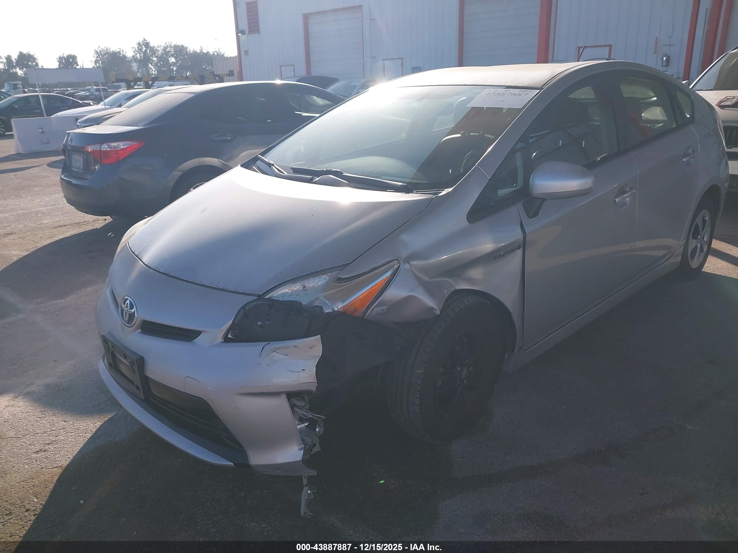 TOYOTA PRIUS image 6