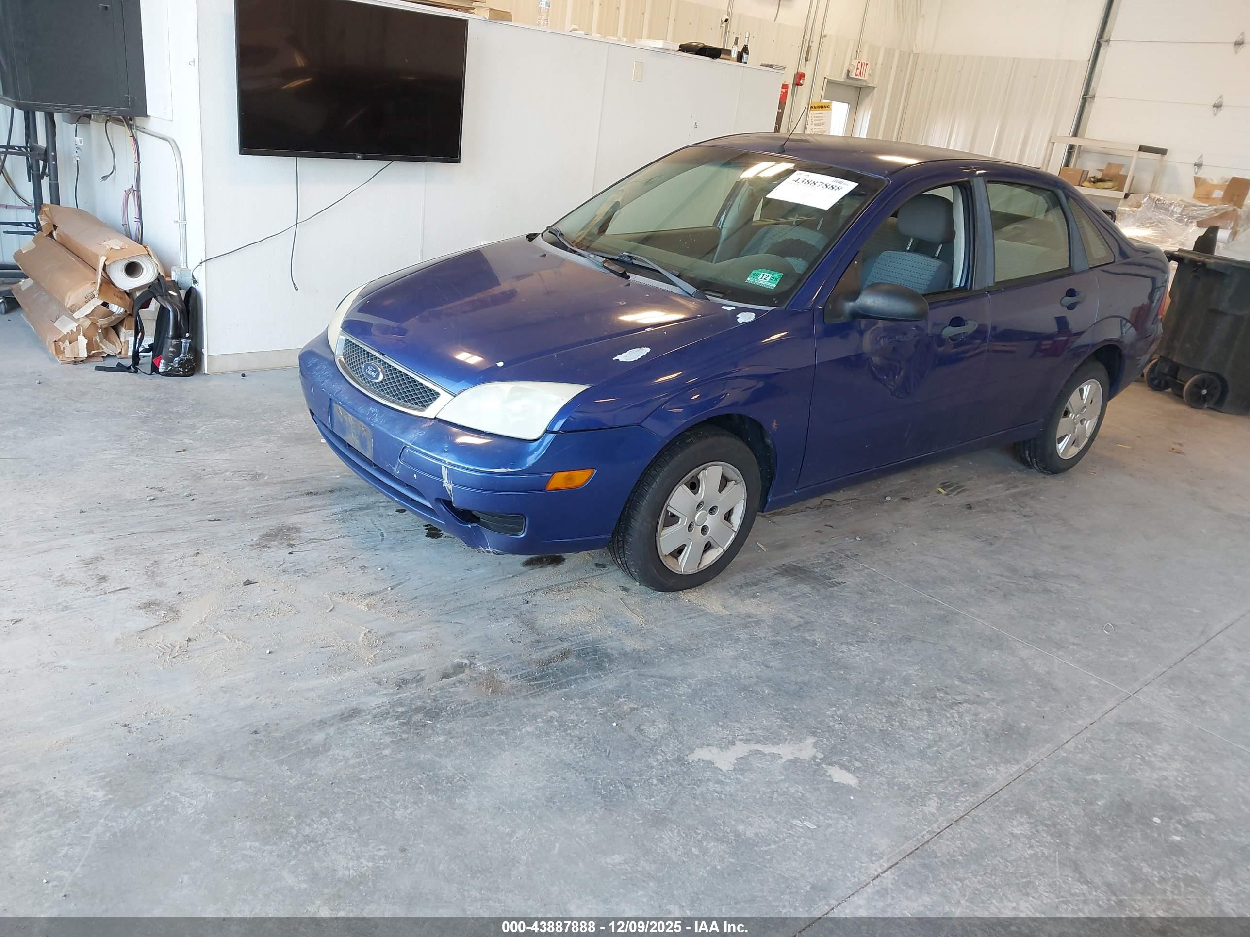FORD FOCUS image 2