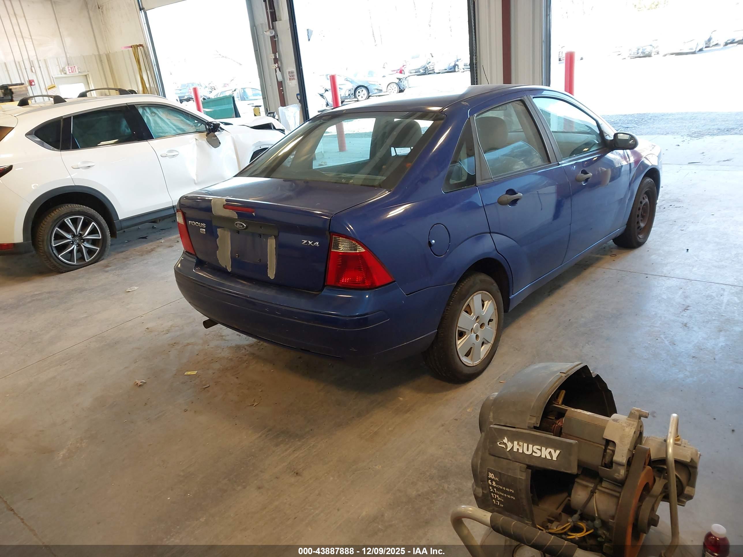 FORD FOCUS image 4