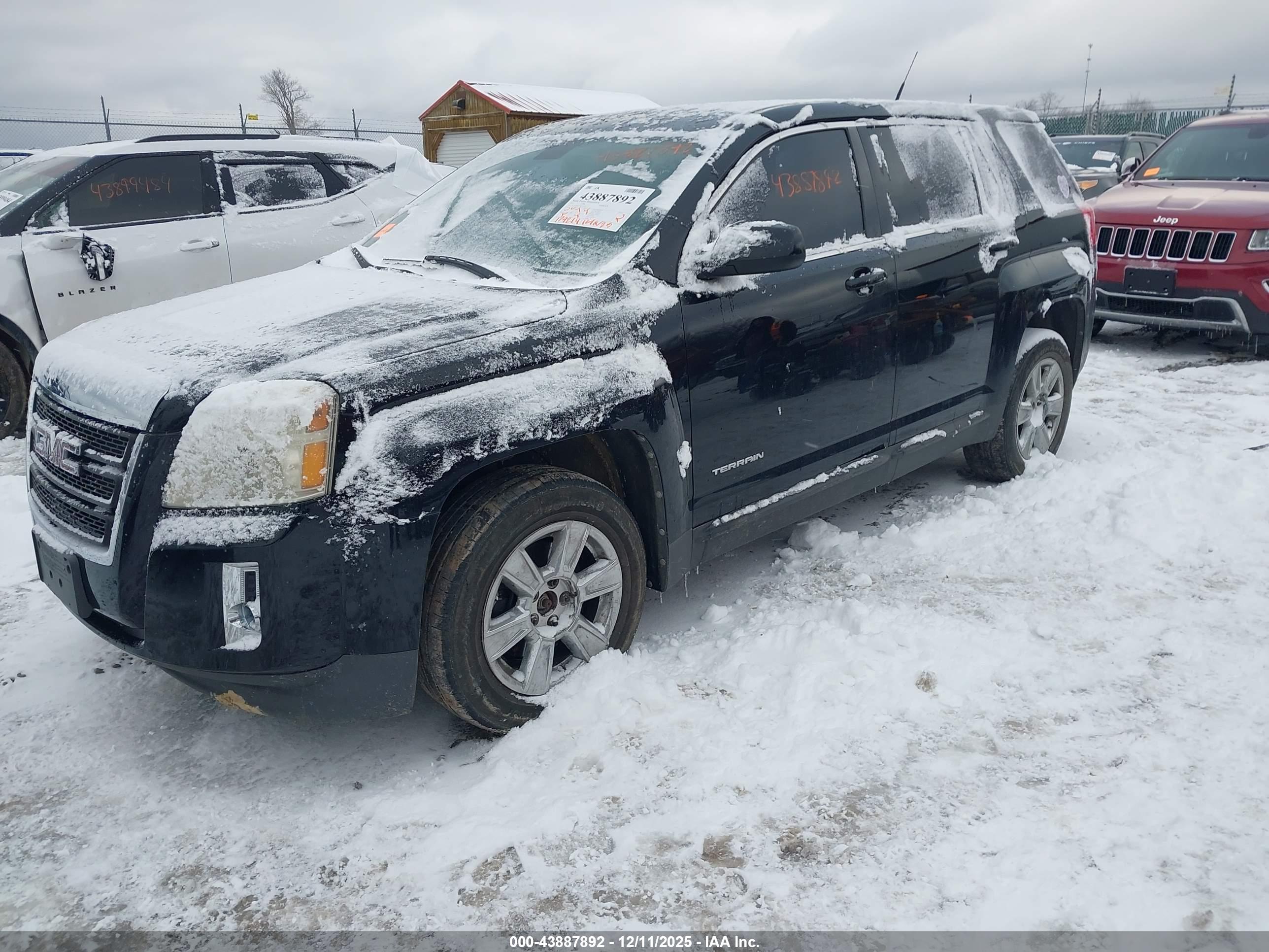 GMC TERRAIN image 2