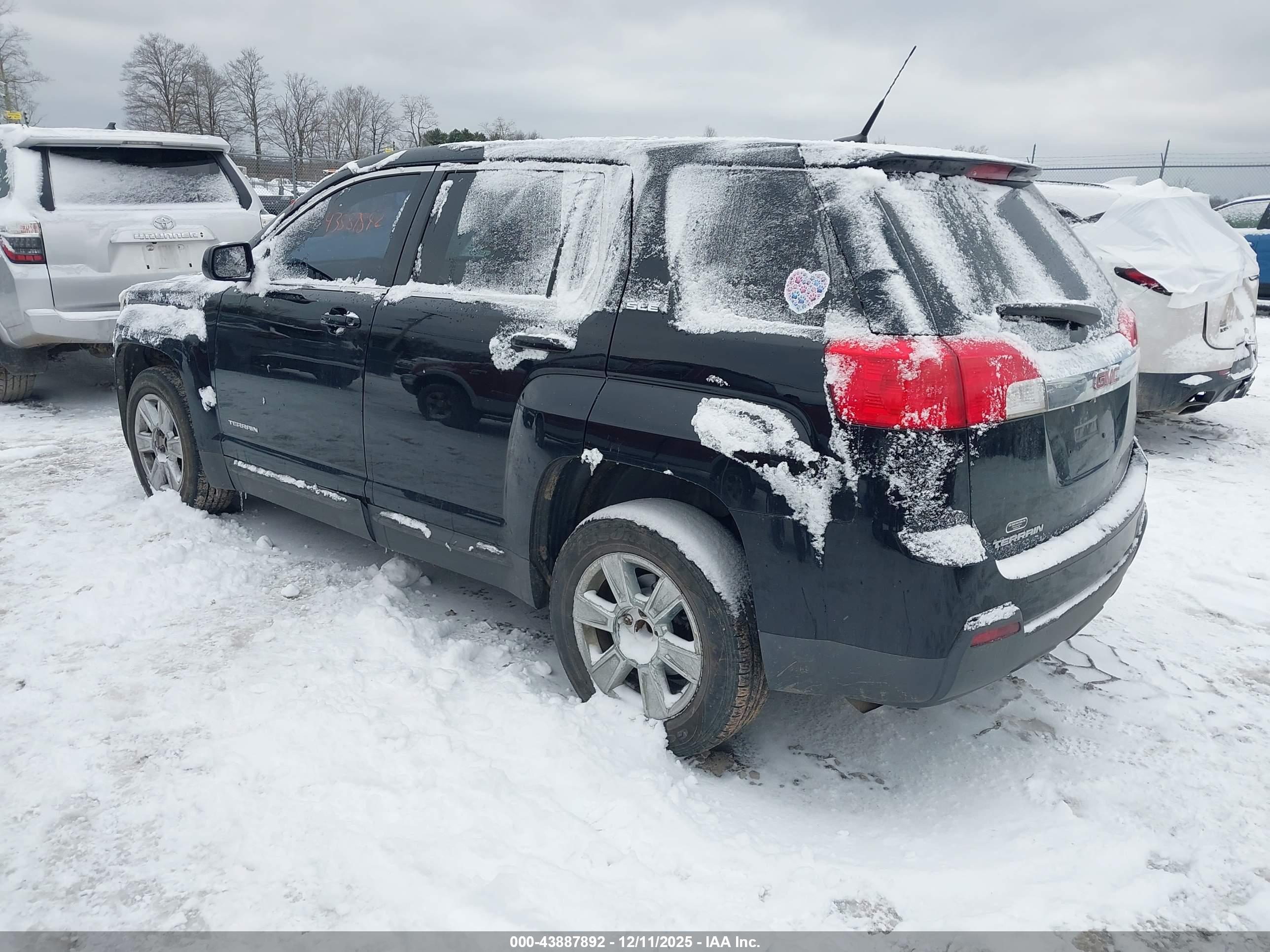 GMC TERRAIN image 3