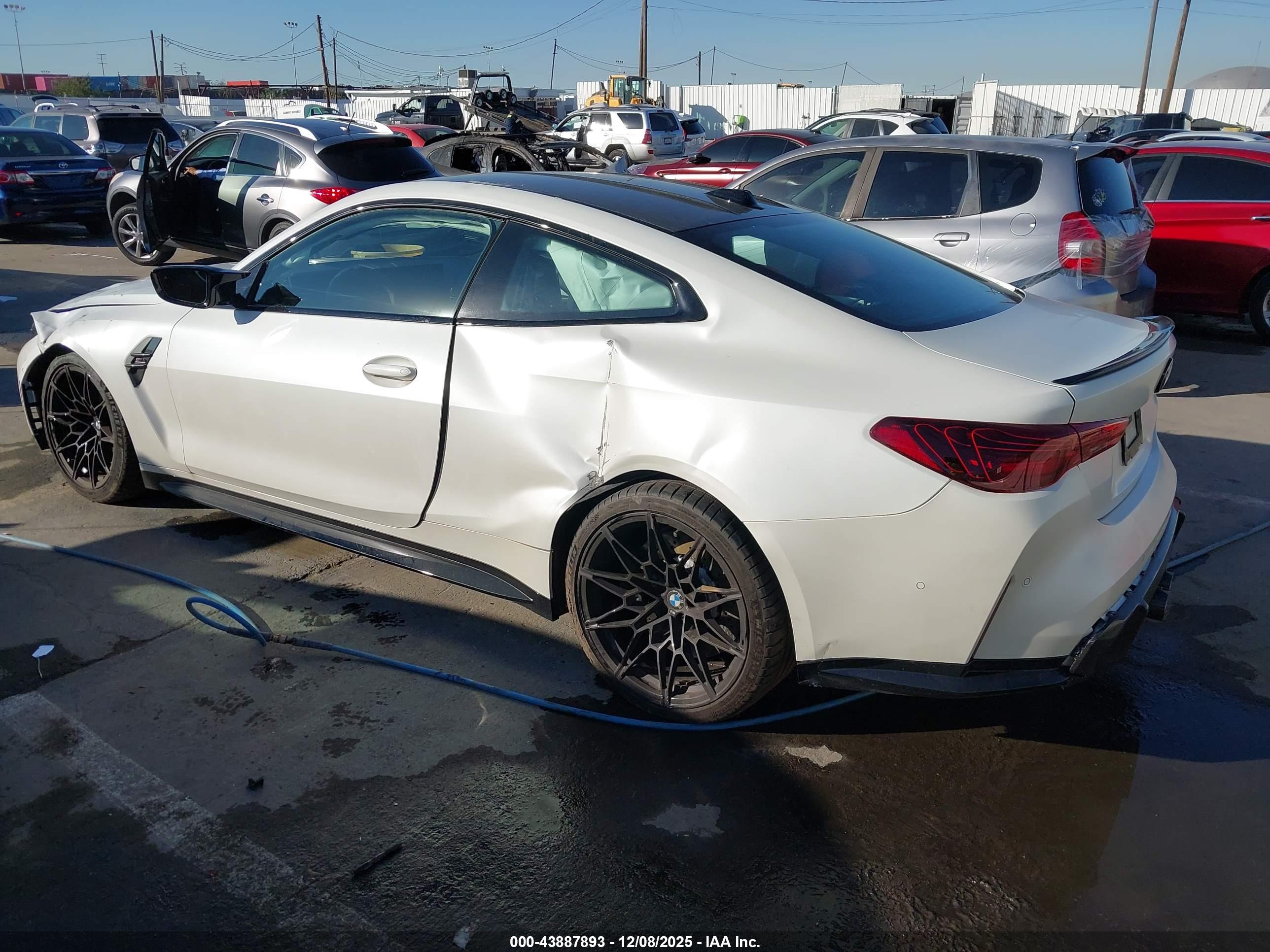 BMW M4 image 3