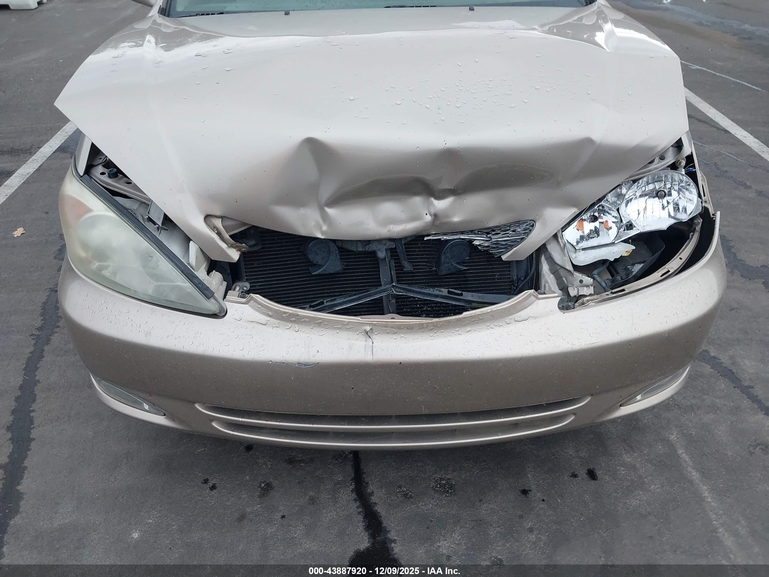 TOYOTA CAMRY image 6