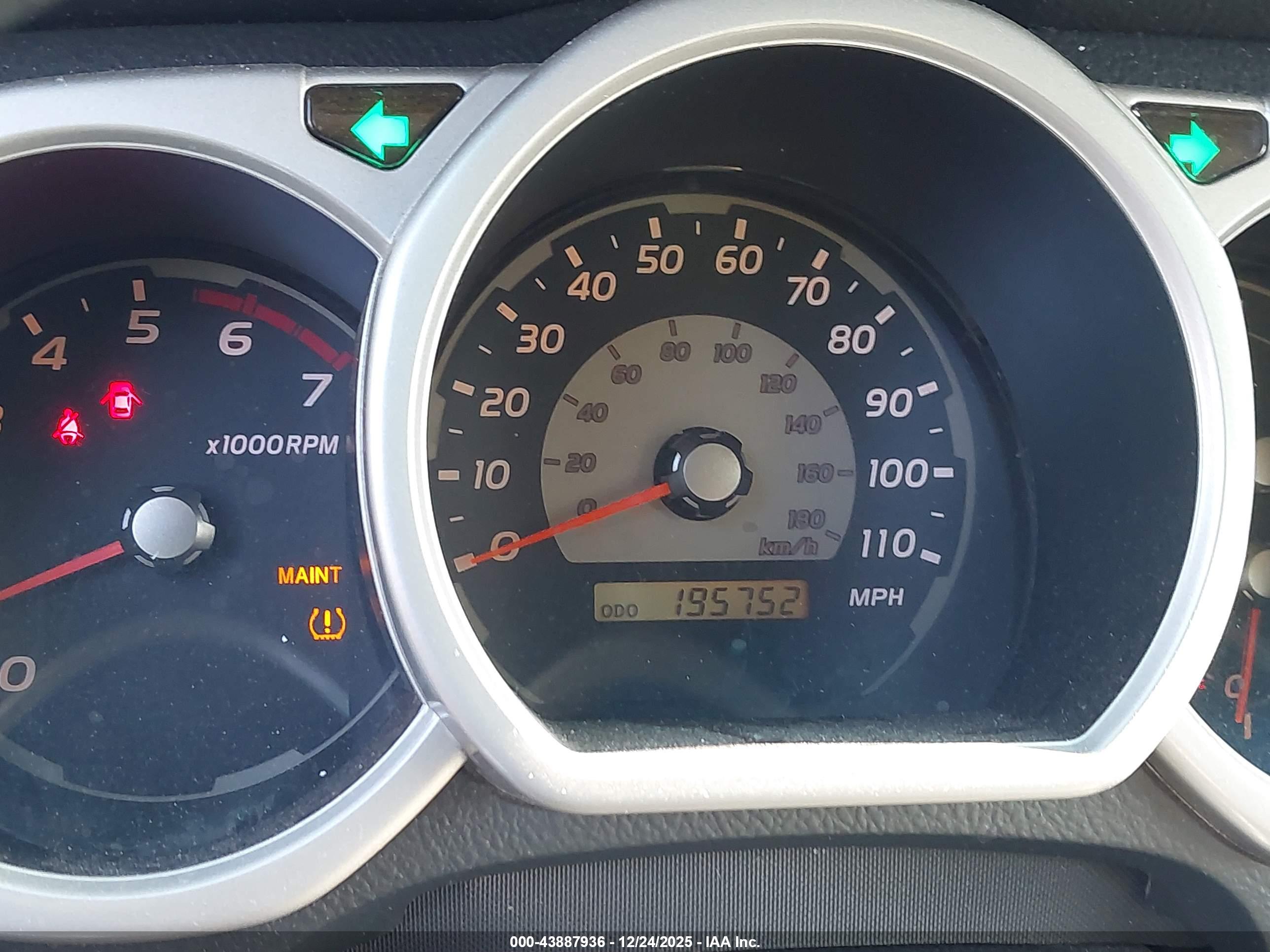 TOYOTA 4RUNNER image 7
