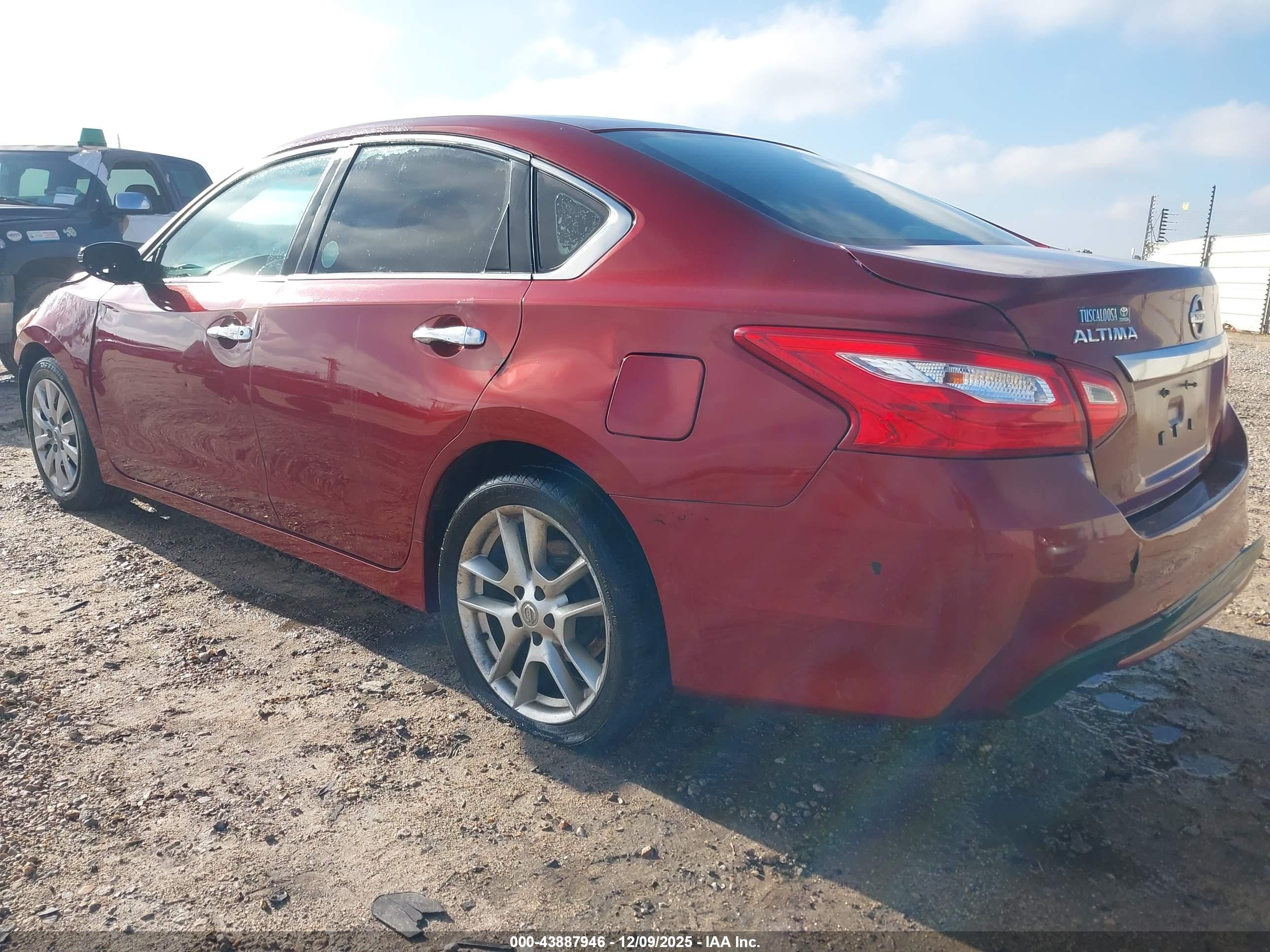 NISSAN ALTIMA image 3