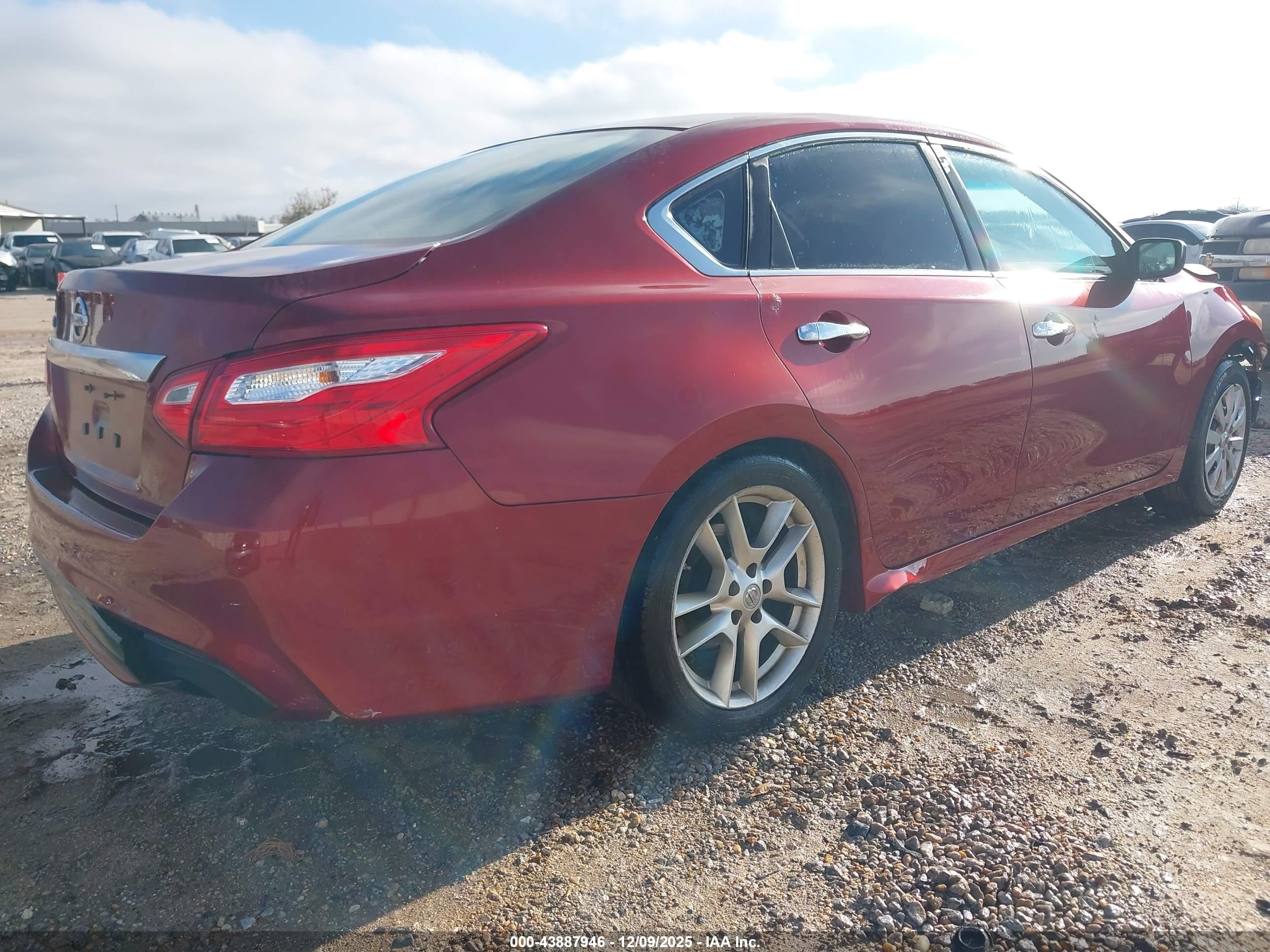 NISSAN ALTIMA image 4