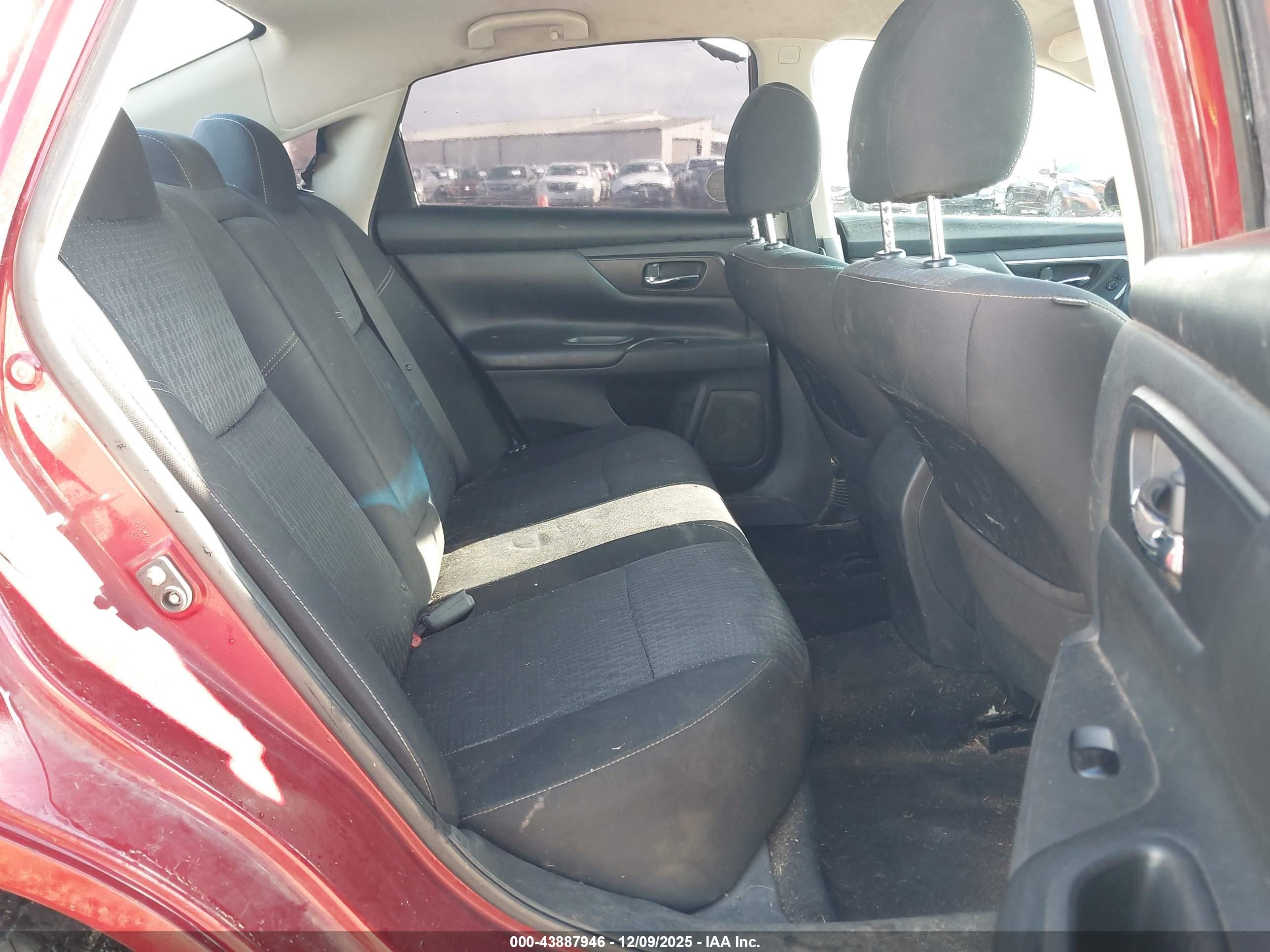 NISSAN ALTIMA image 8