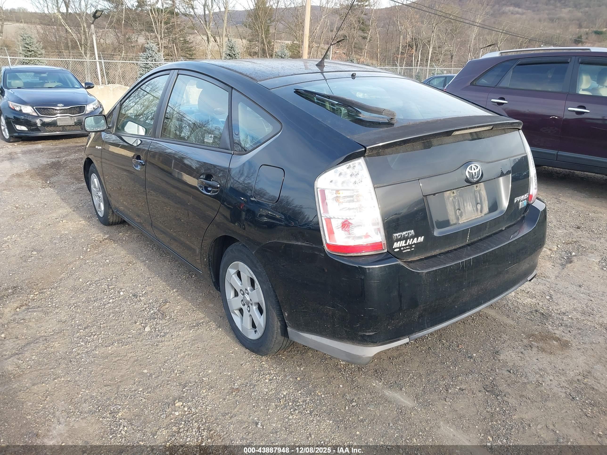 TOYOTA PRIUS image 3