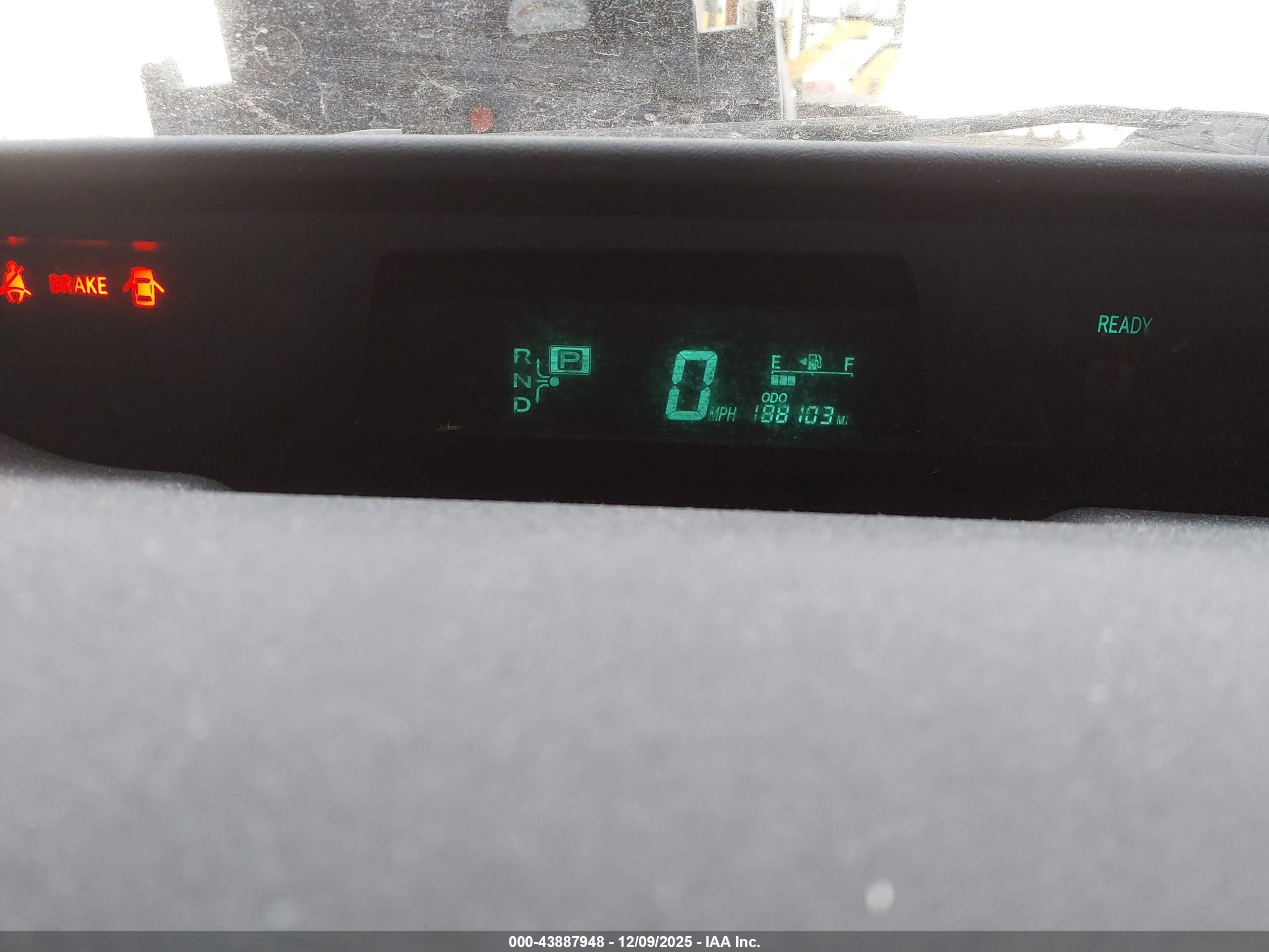 TOYOTA PRIUS image 7