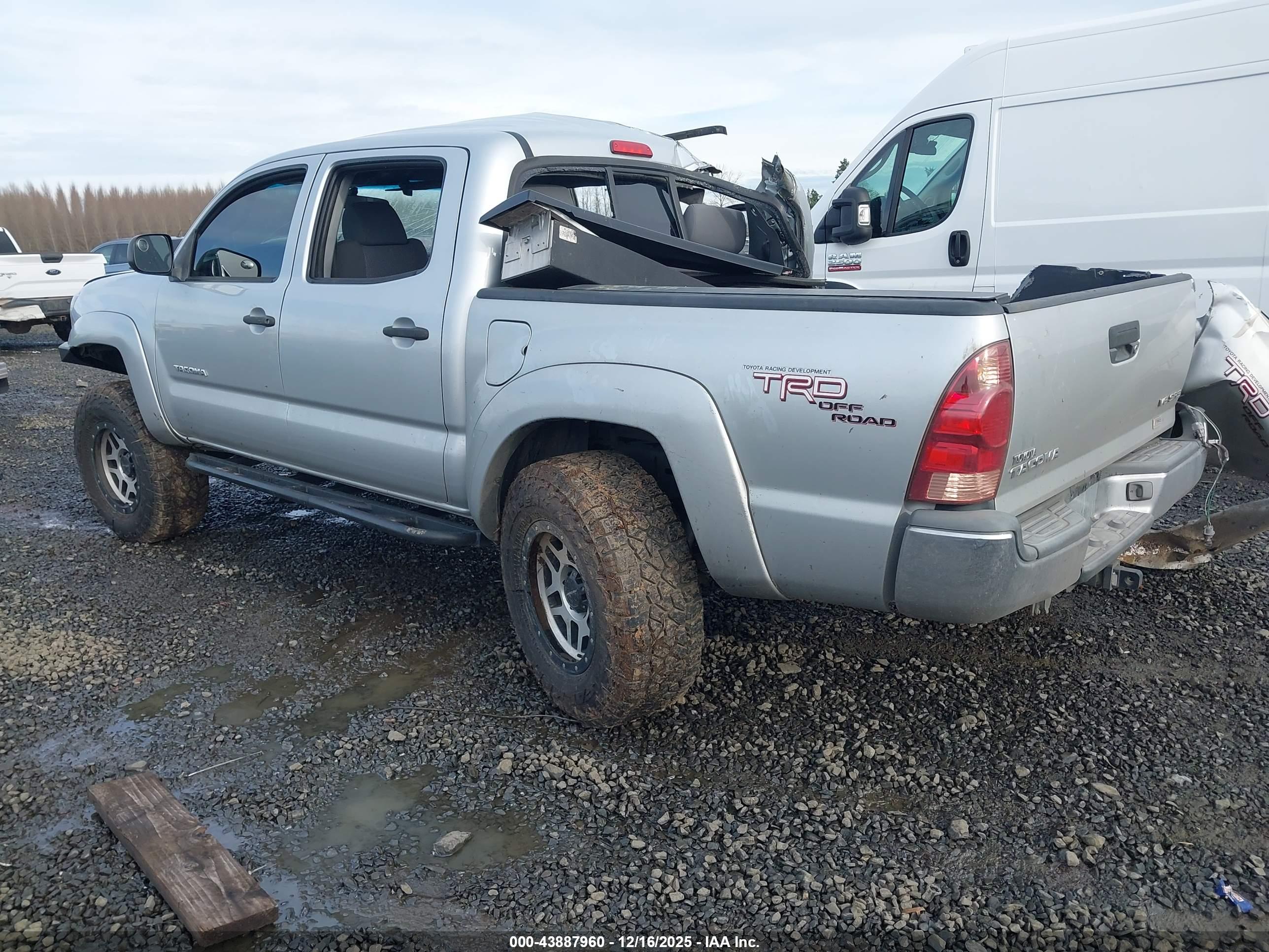 TOYOTA TACOMA image 3