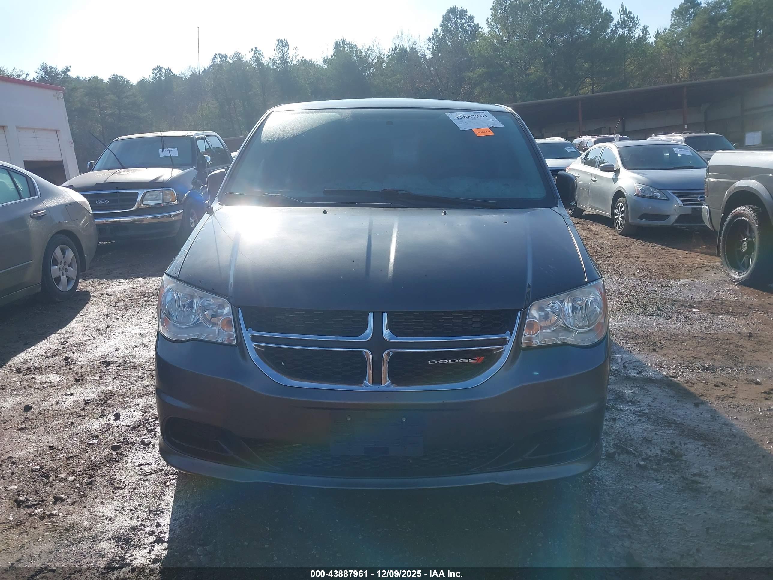 DODGE GRAND image 6