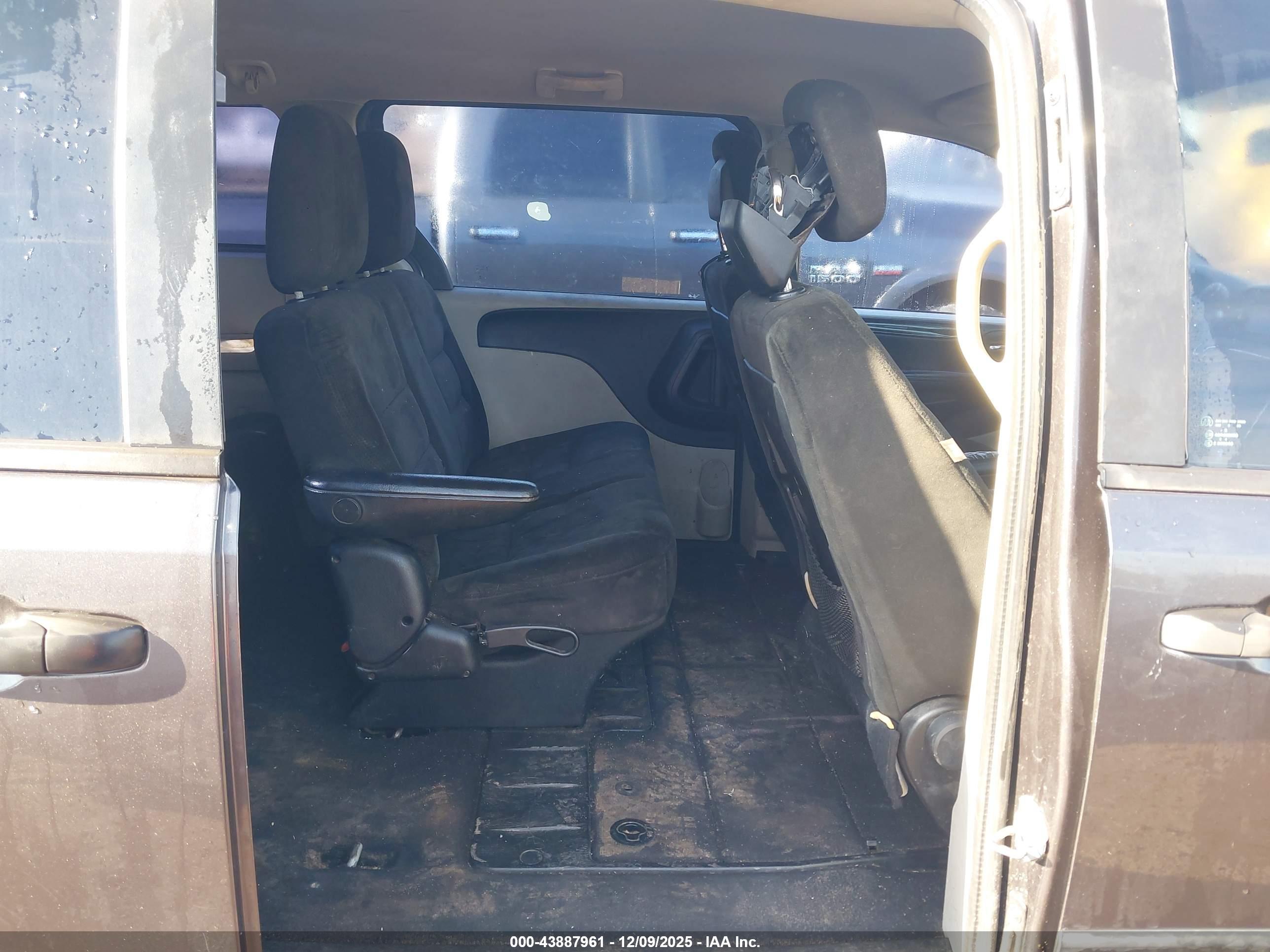 DODGE GRAND image 8