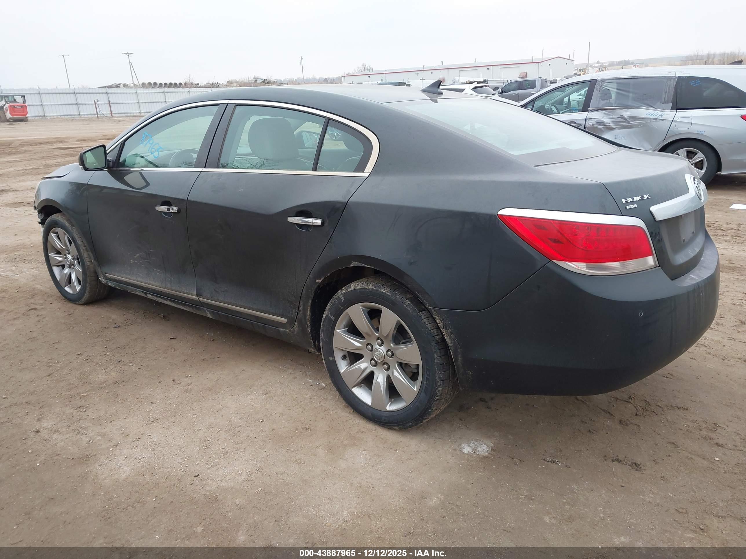 BUICK LACROSSE image 3