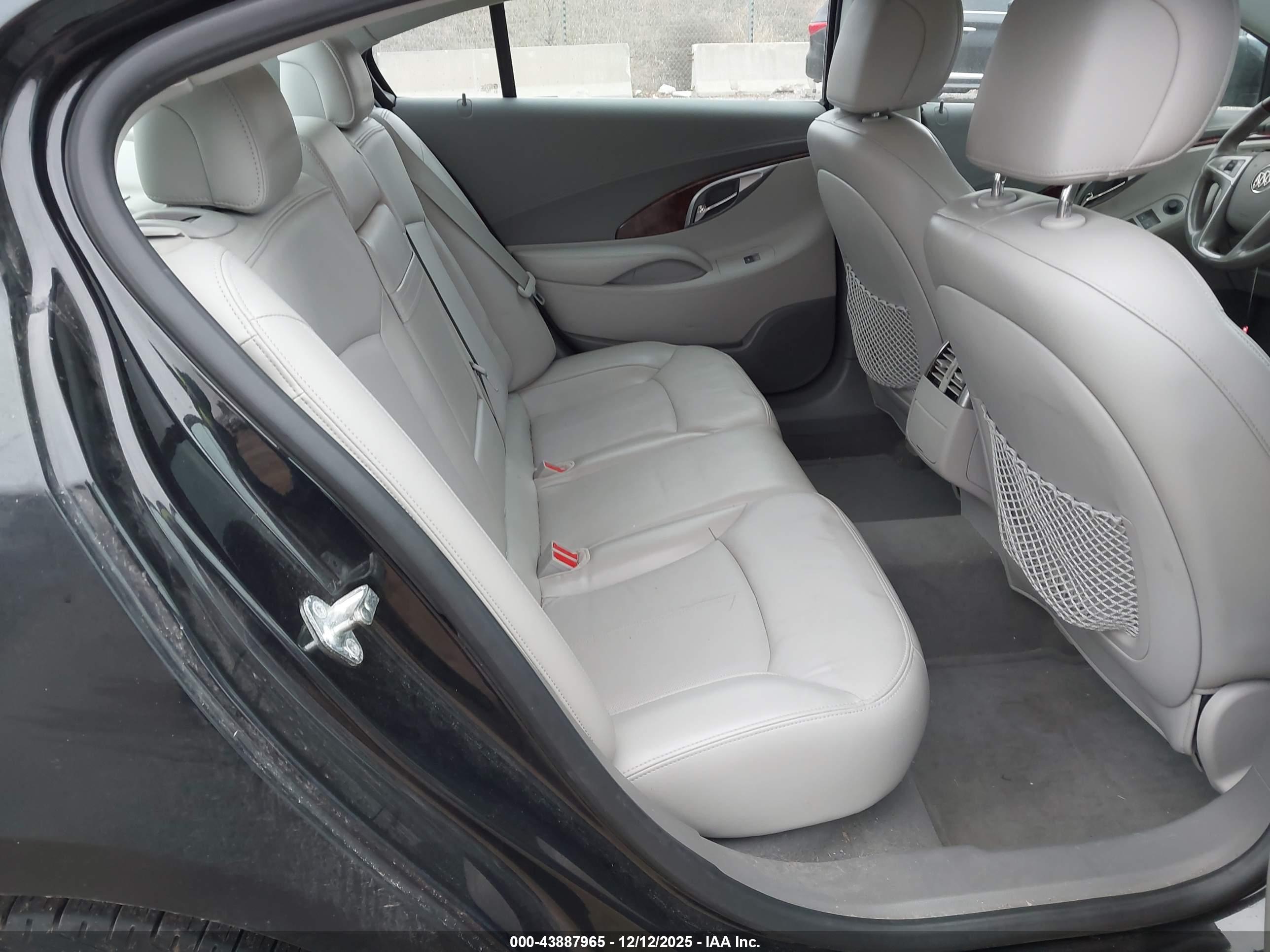 BUICK LACROSSE image 8