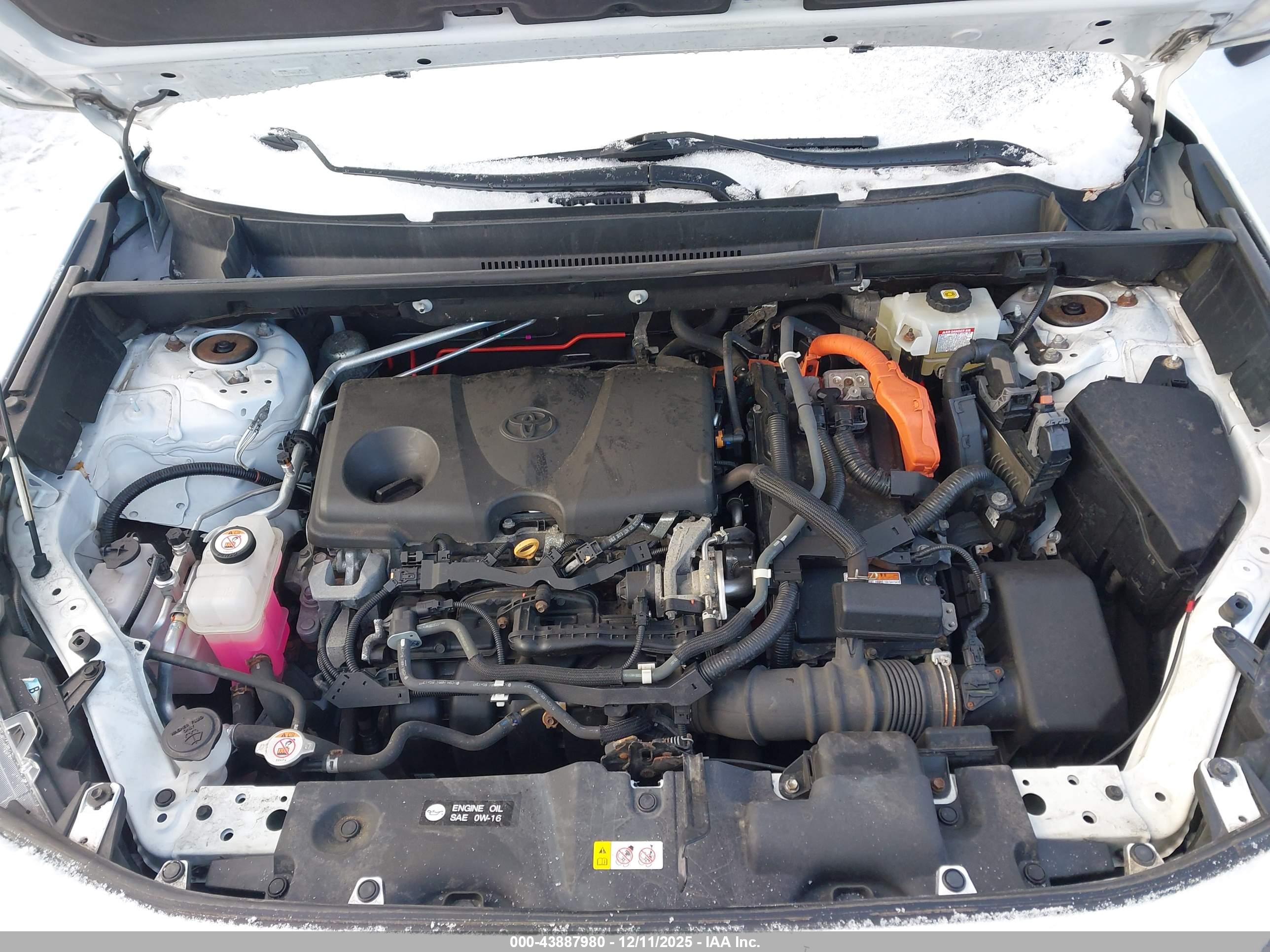 TOYOTA RAV4 image 10