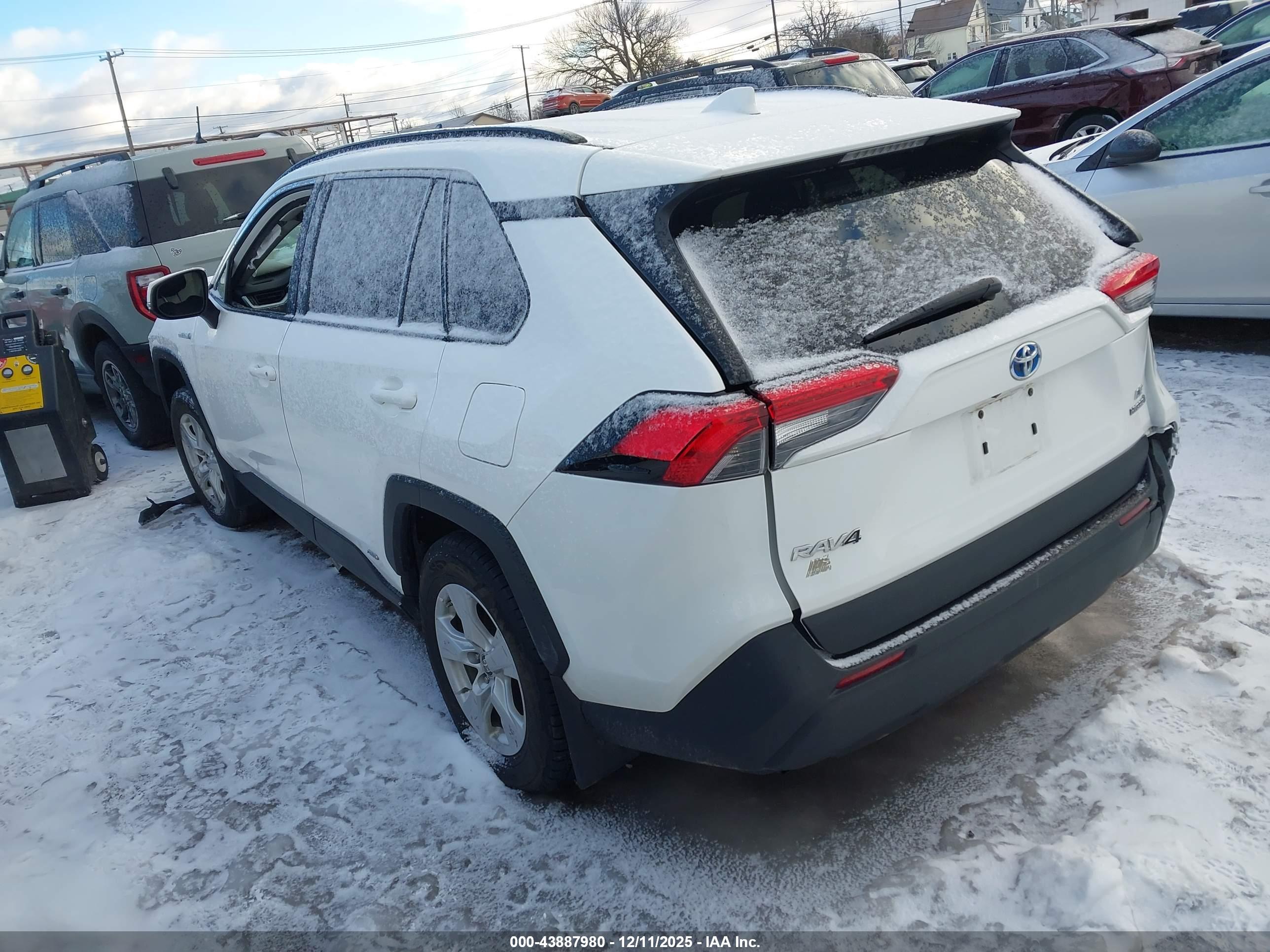 TOYOTA RAV4 image 3