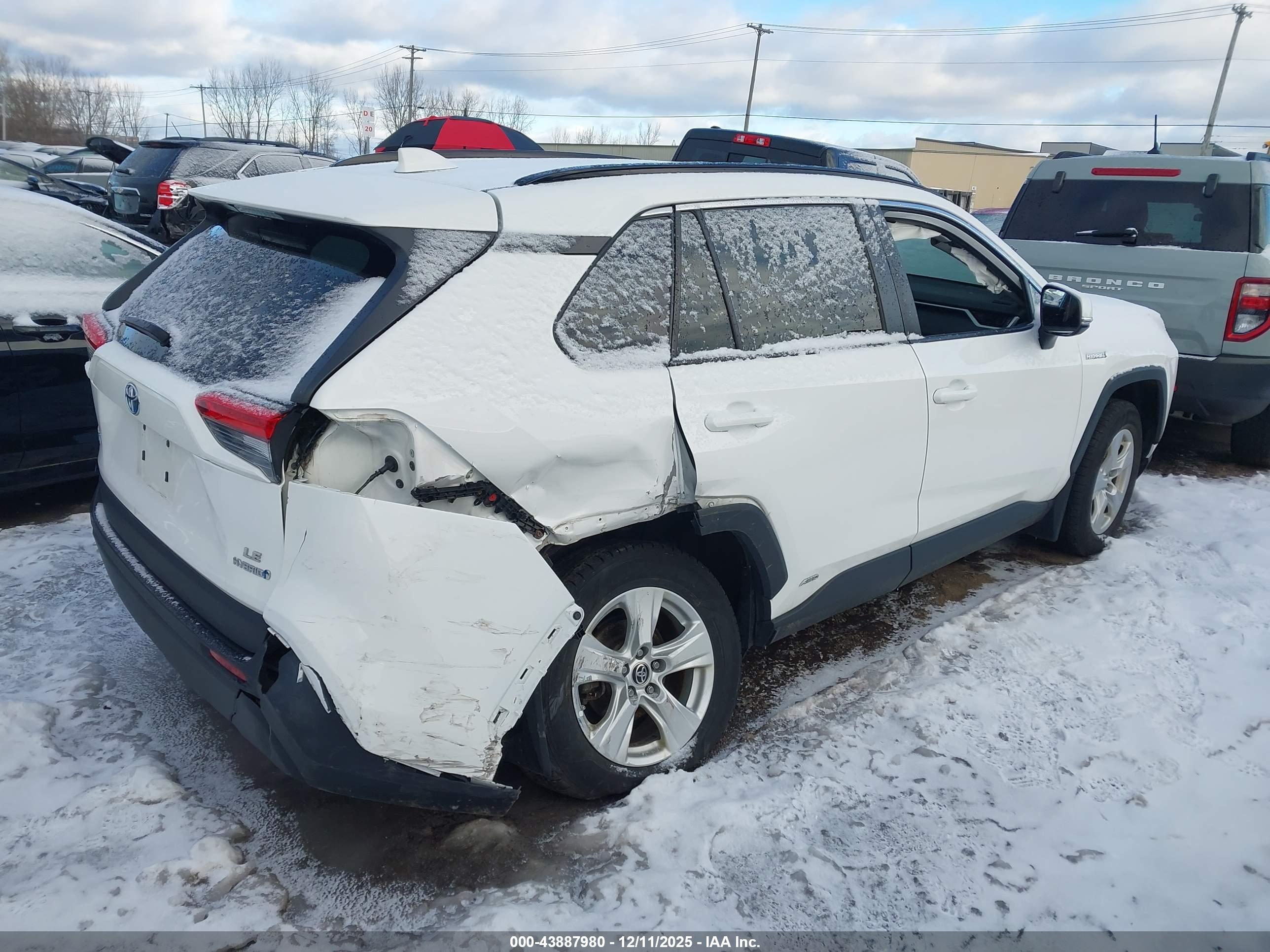 TOYOTA RAV4 image 4