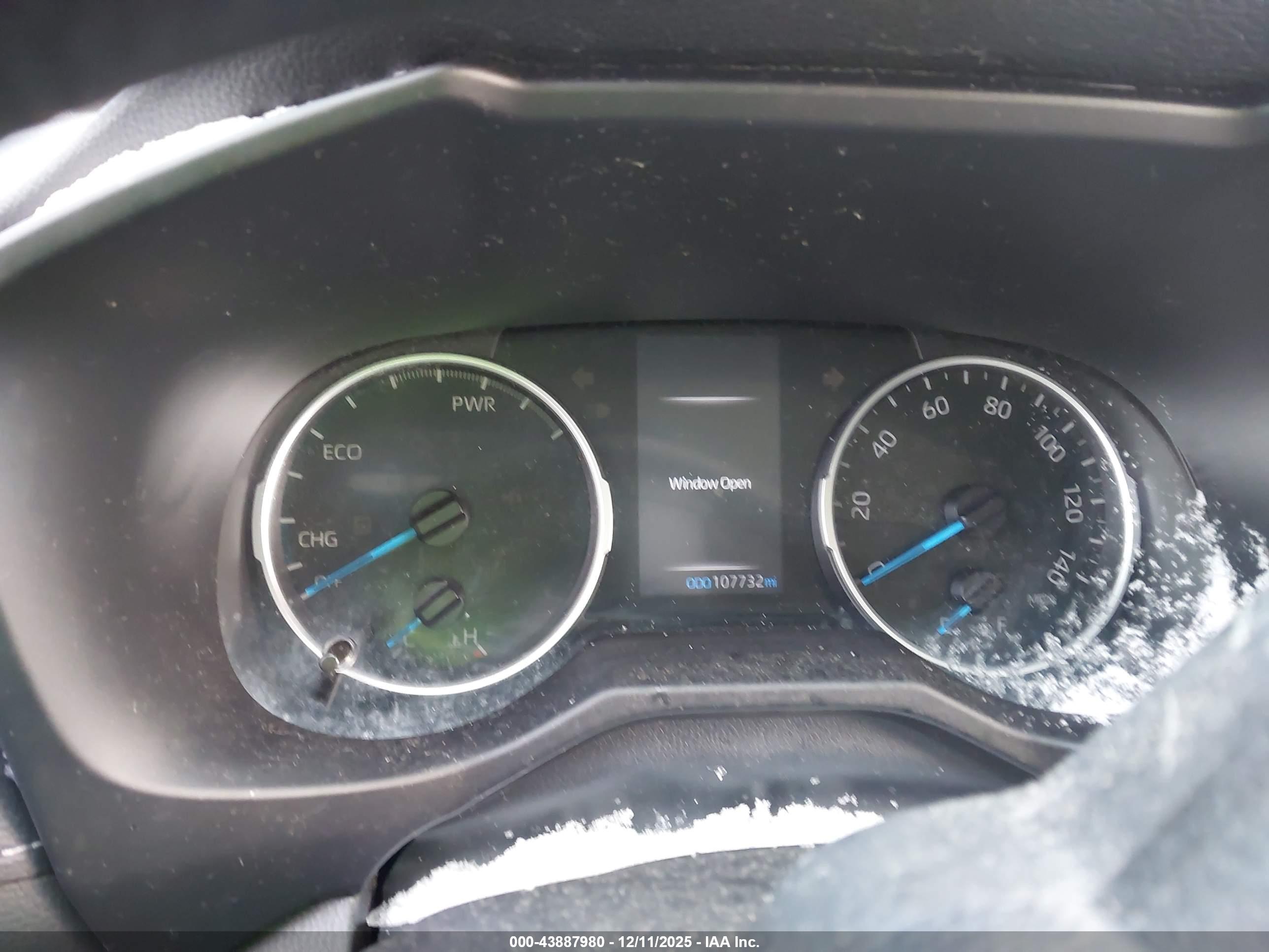 TOYOTA RAV4 image 7