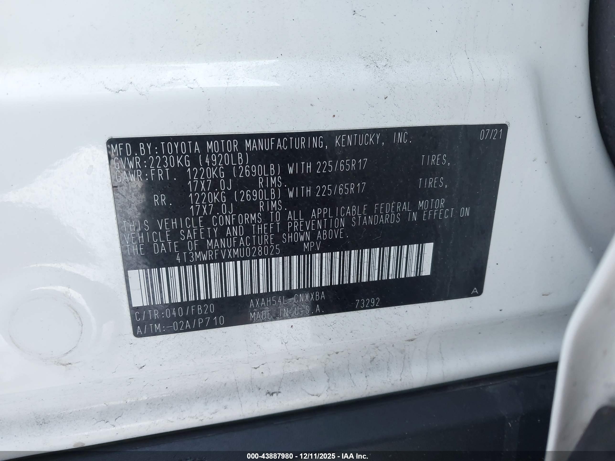 TOYOTA RAV4 image 9