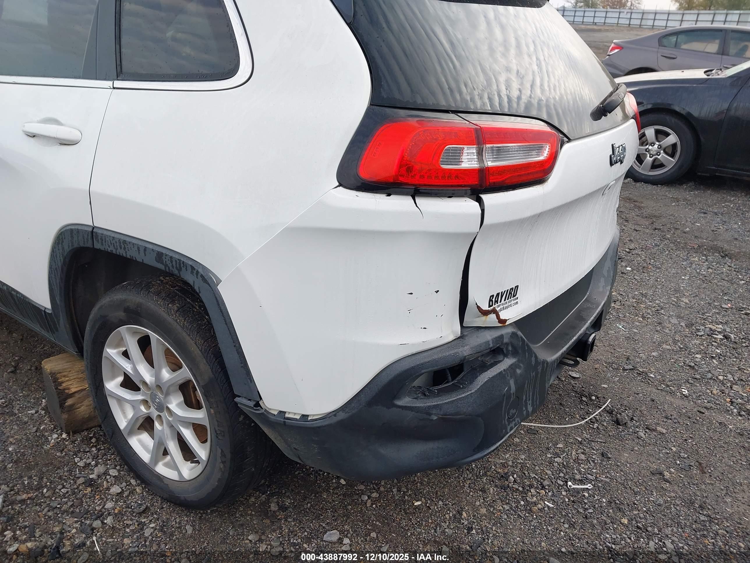 JEEP CHEROKEE image 6
