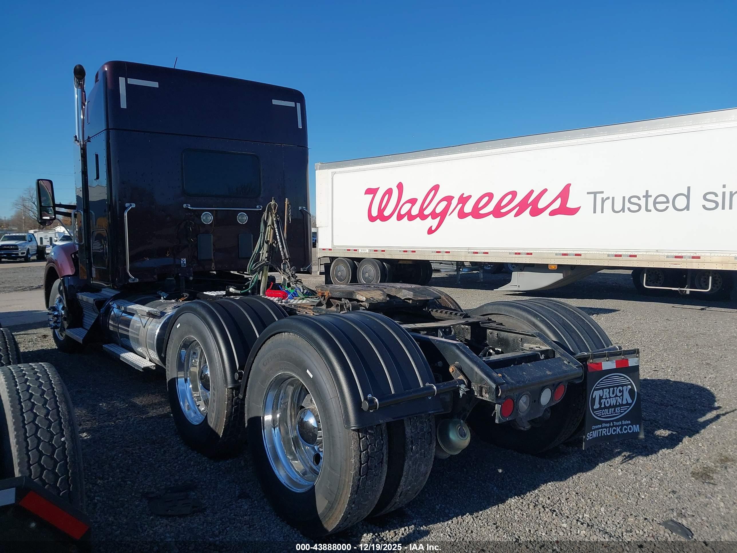 KENWORTH T880 image 3