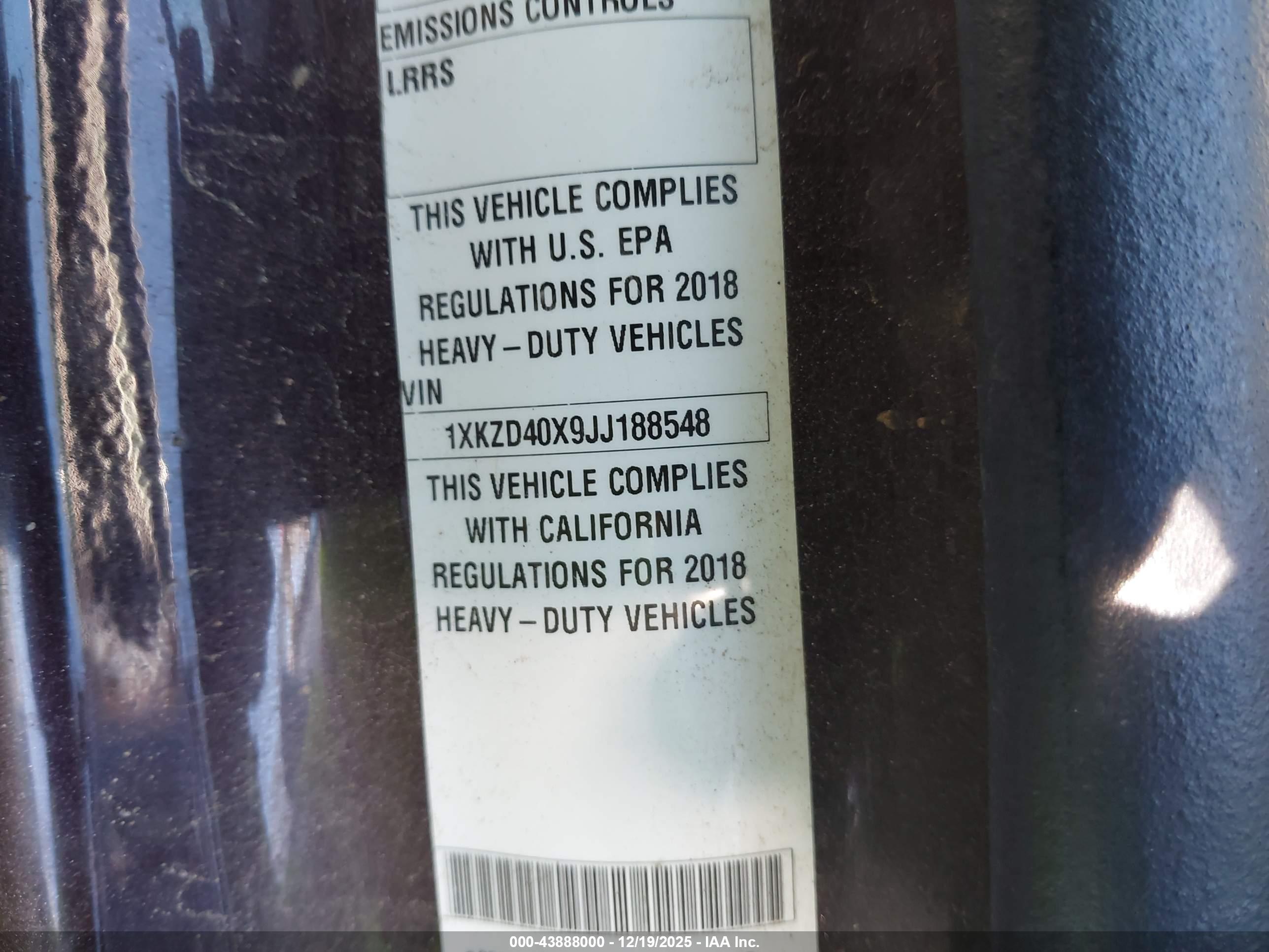 KENWORTH T880 image 9