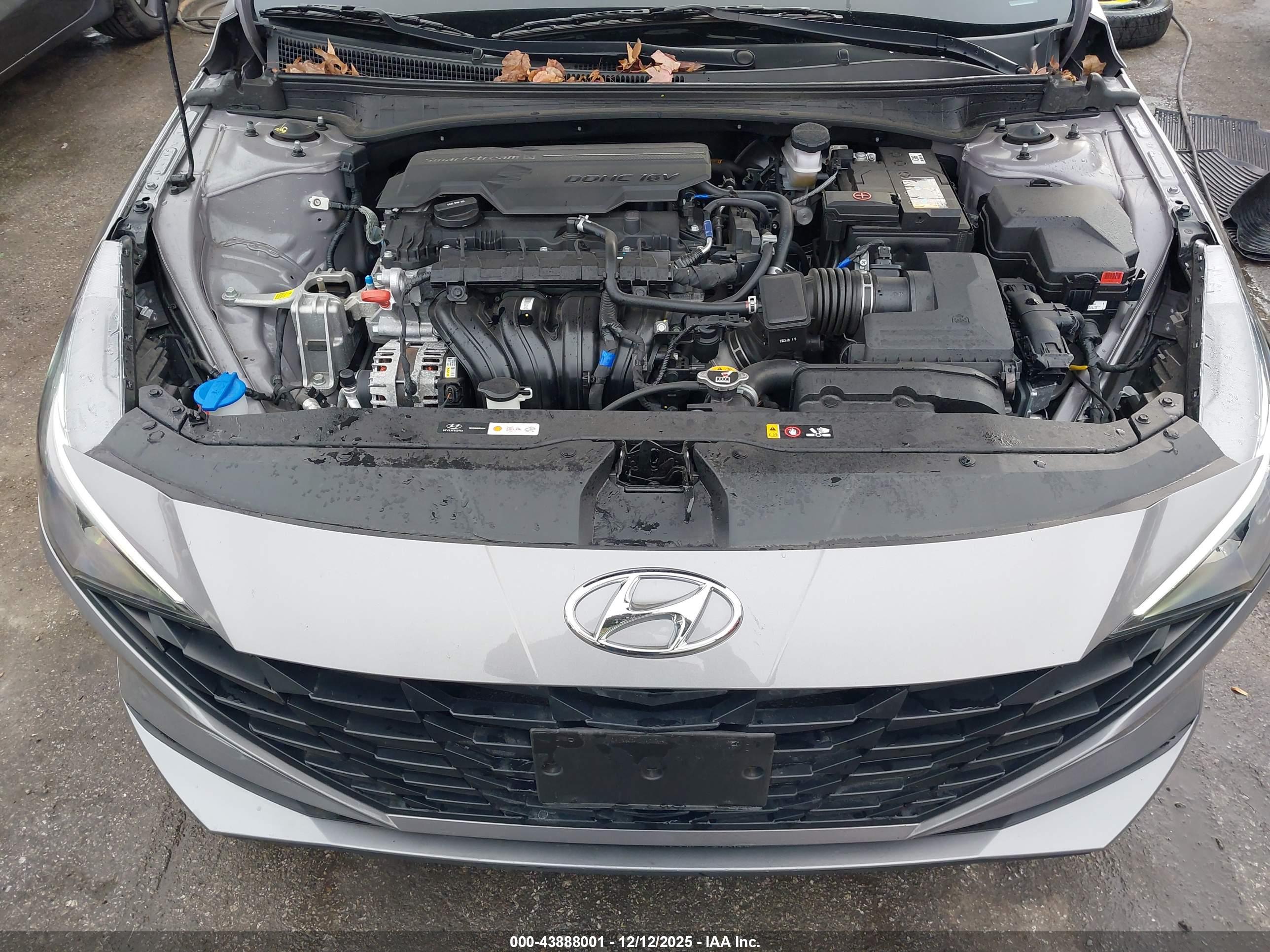 HYUNDAI ELANTRA image 10