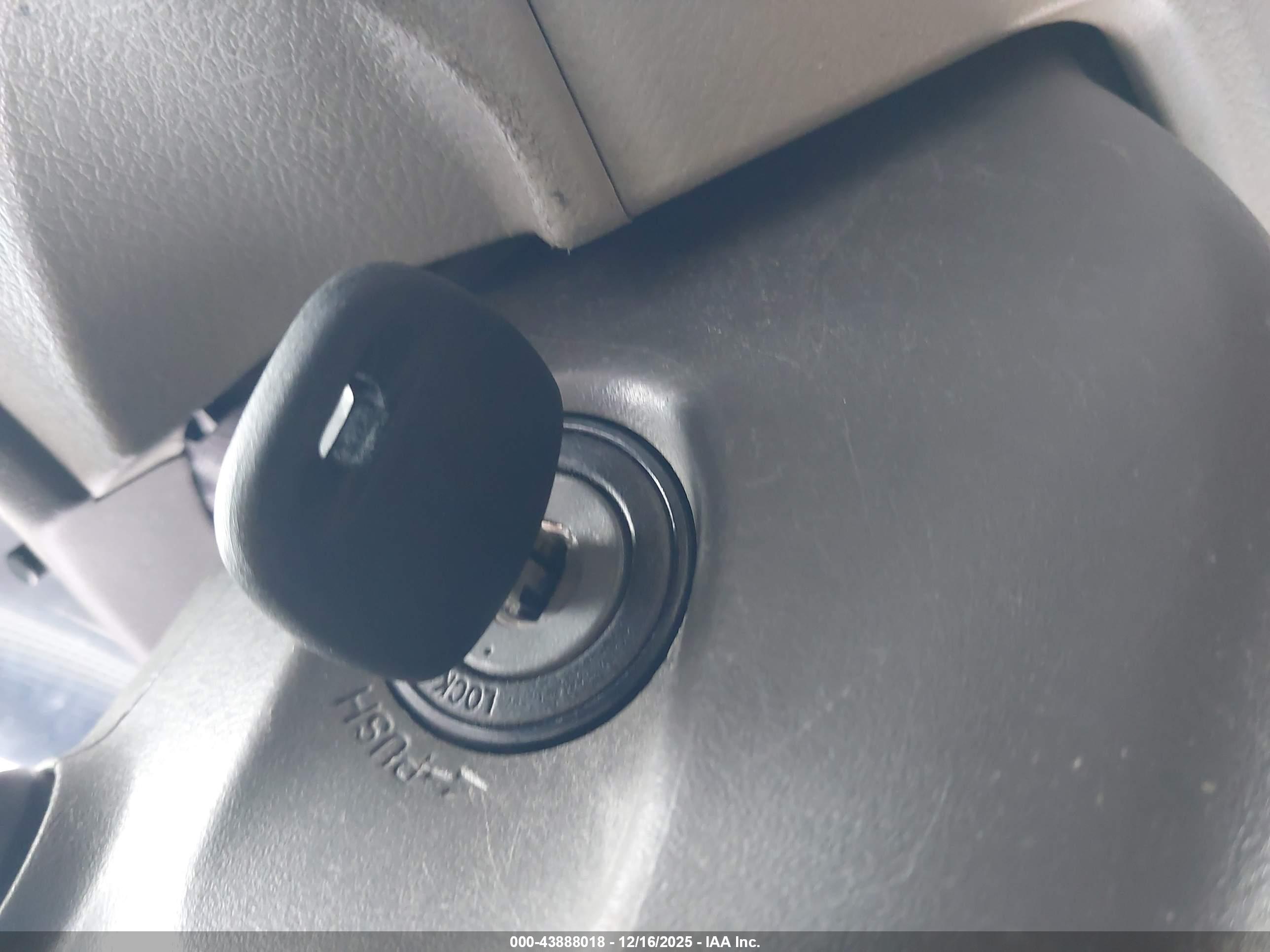 TOYOTA COROLLA image 11