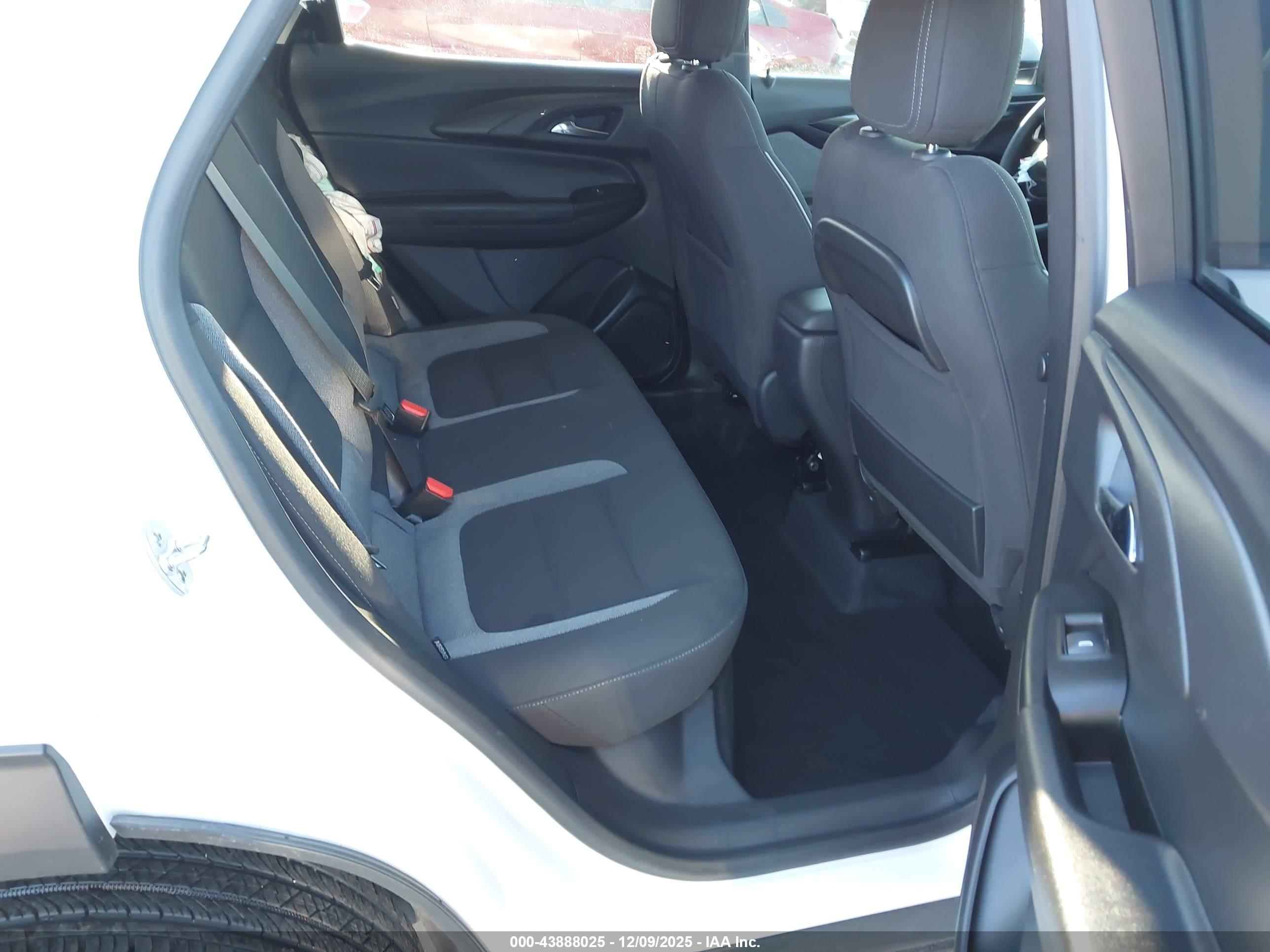 CHEVROLET TRAILBLAZER image 8