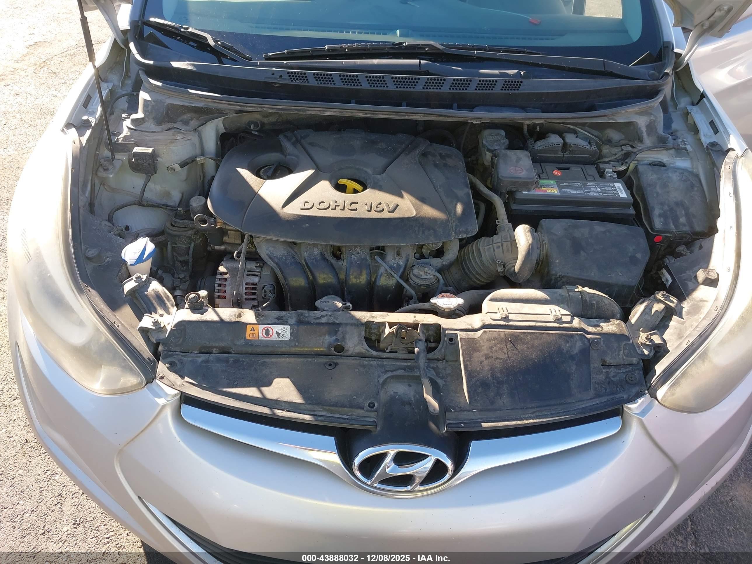 HYUNDAI ELANTRA image 10