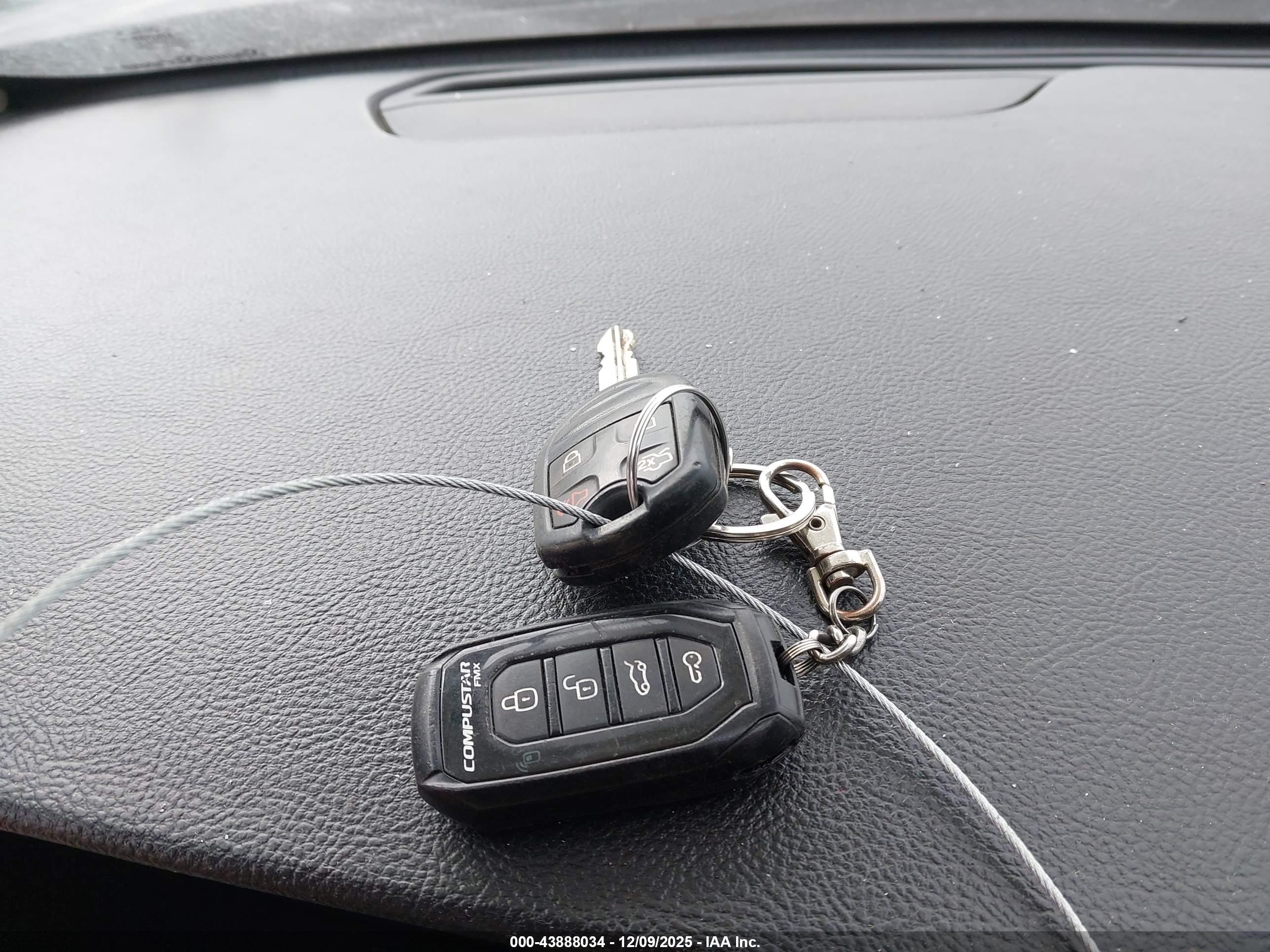 FORD TAURUS image 11