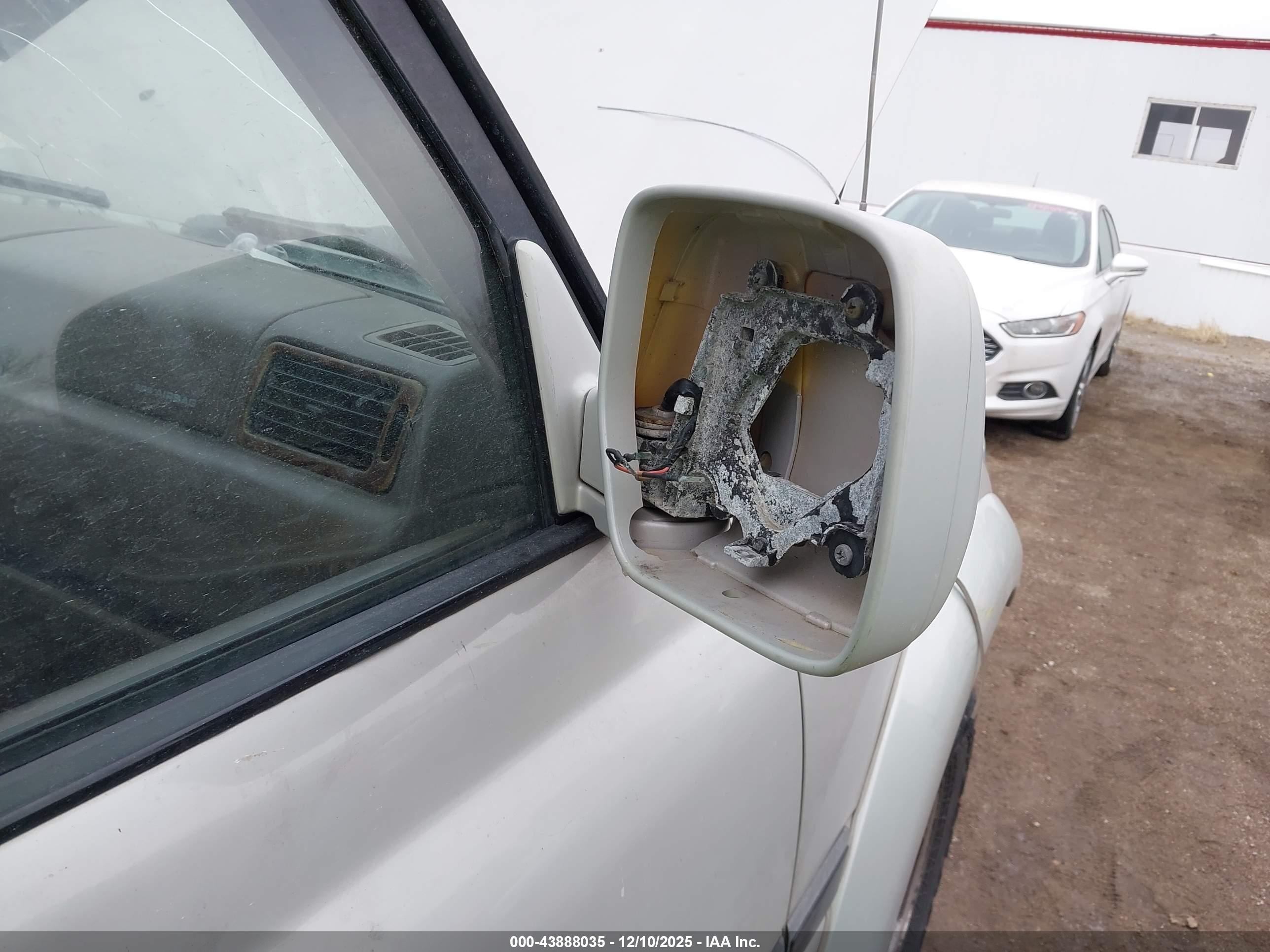 TOYOTA LAND image 6