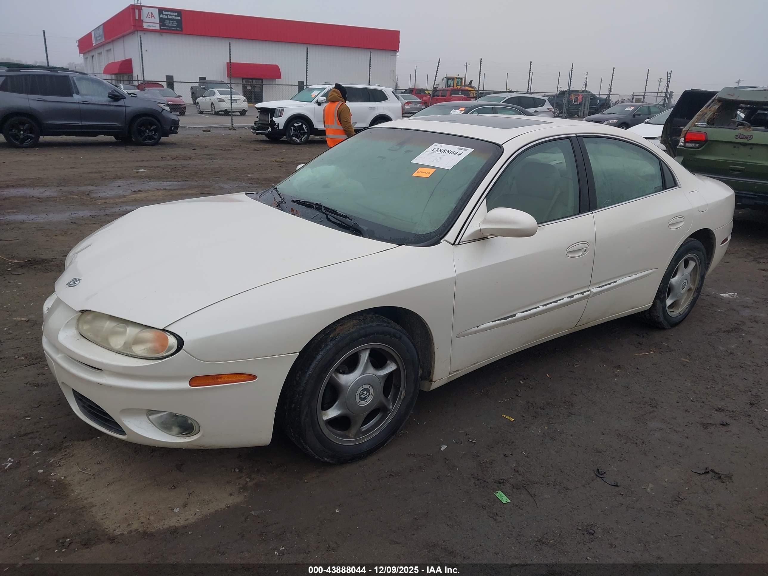 OLDSMOBILE AURORA image 2