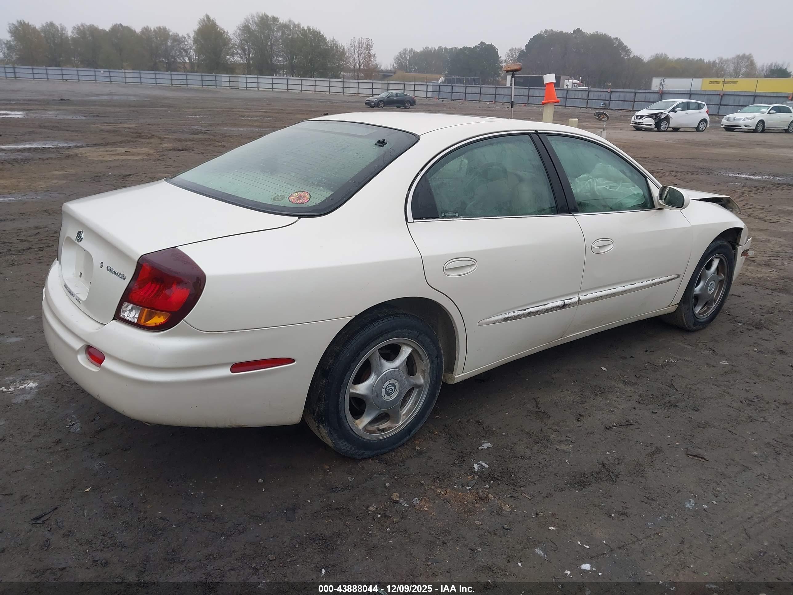 OLDSMOBILE AURORA image 4