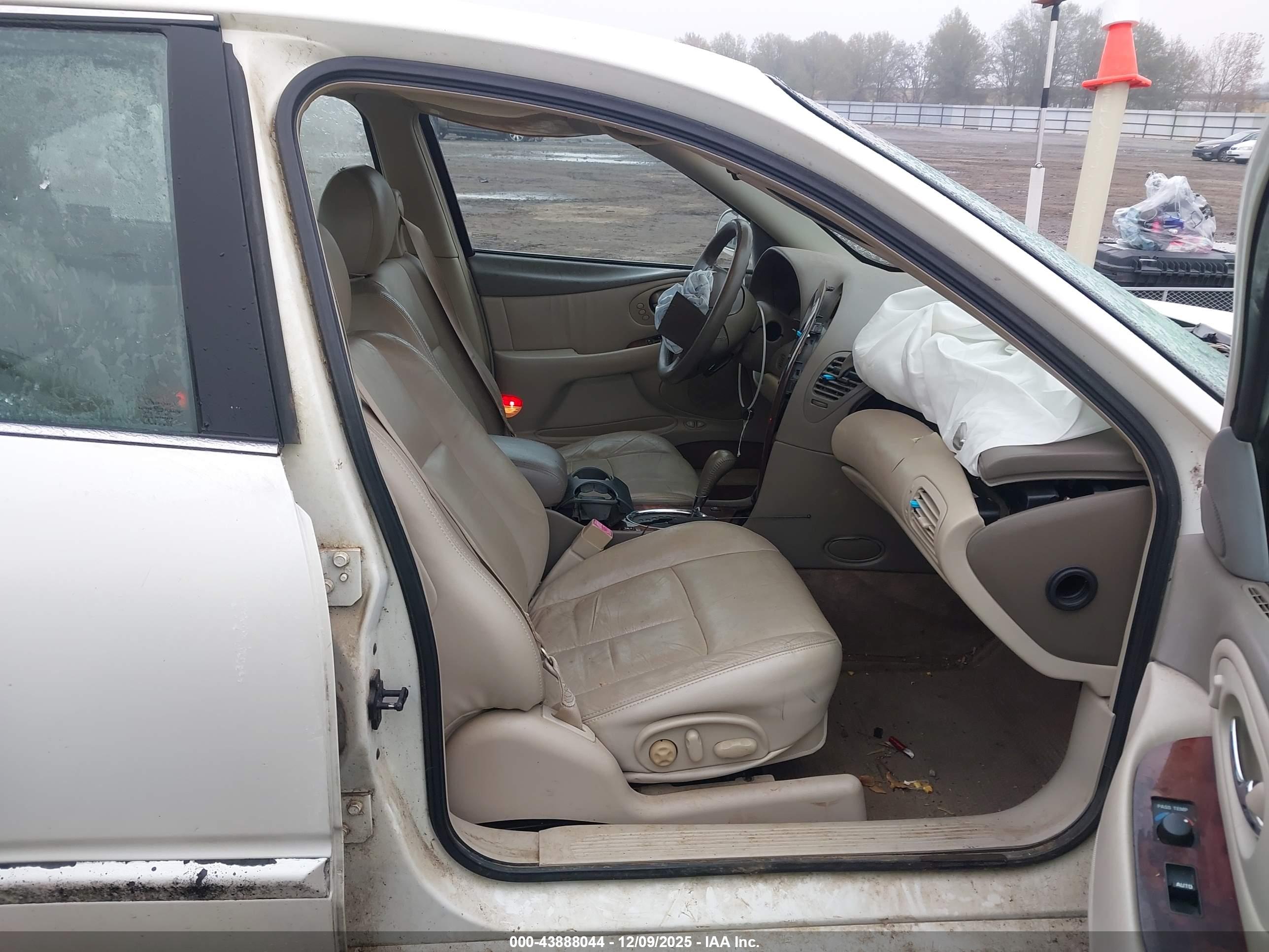 OLDSMOBILE AURORA image 5