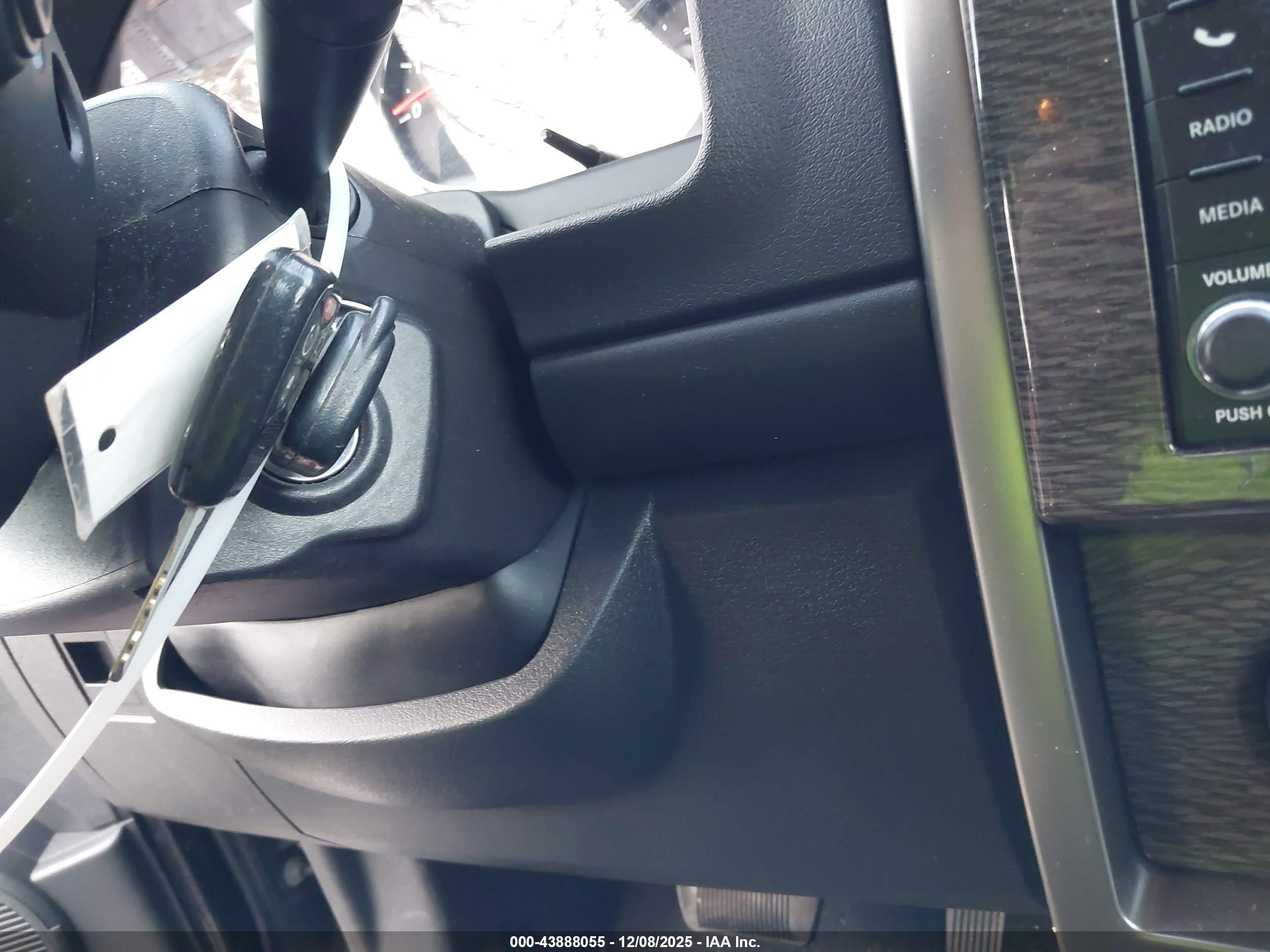 JEEP LIBERTY image 11