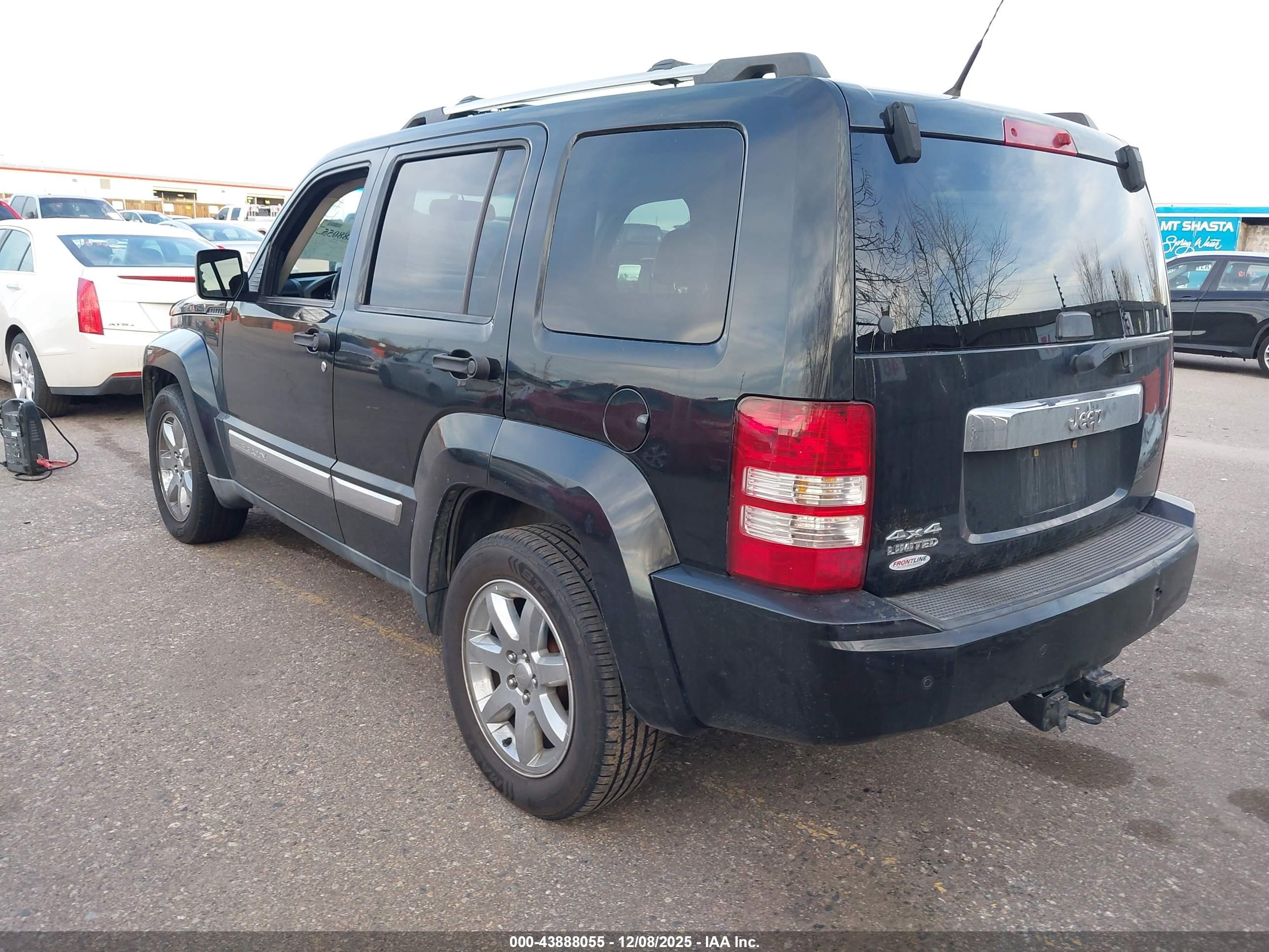JEEP LIBERTY image 3
