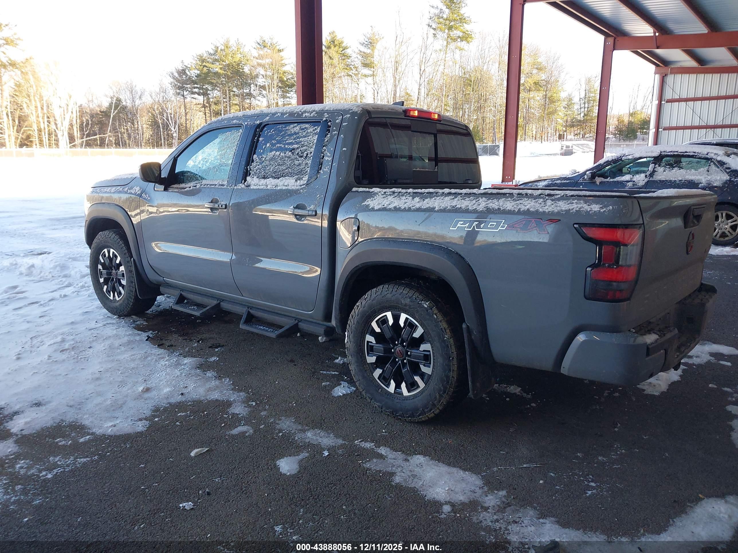 NISSAN FRONTIER image 3