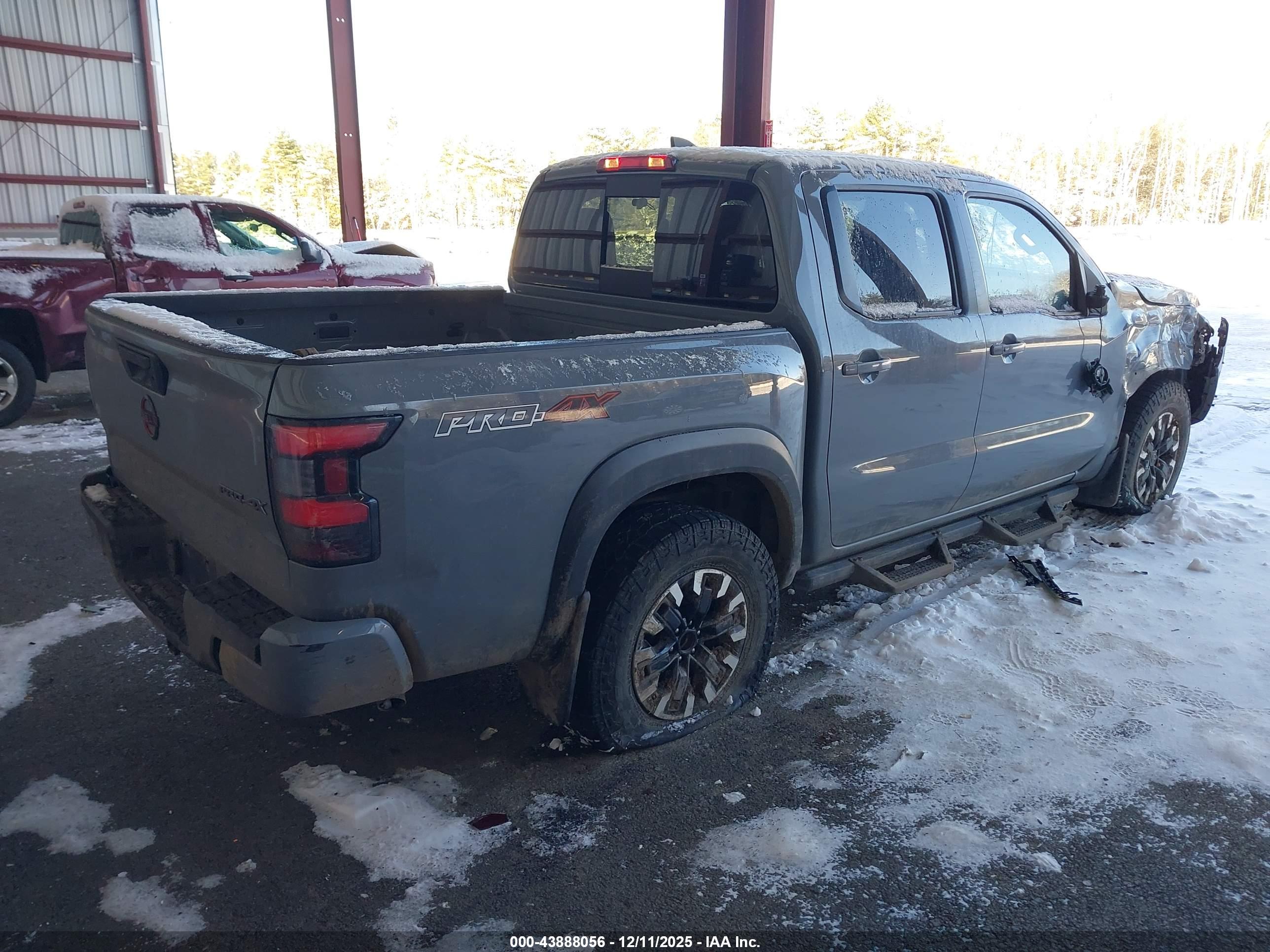 NISSAN FRONTIER image 4
