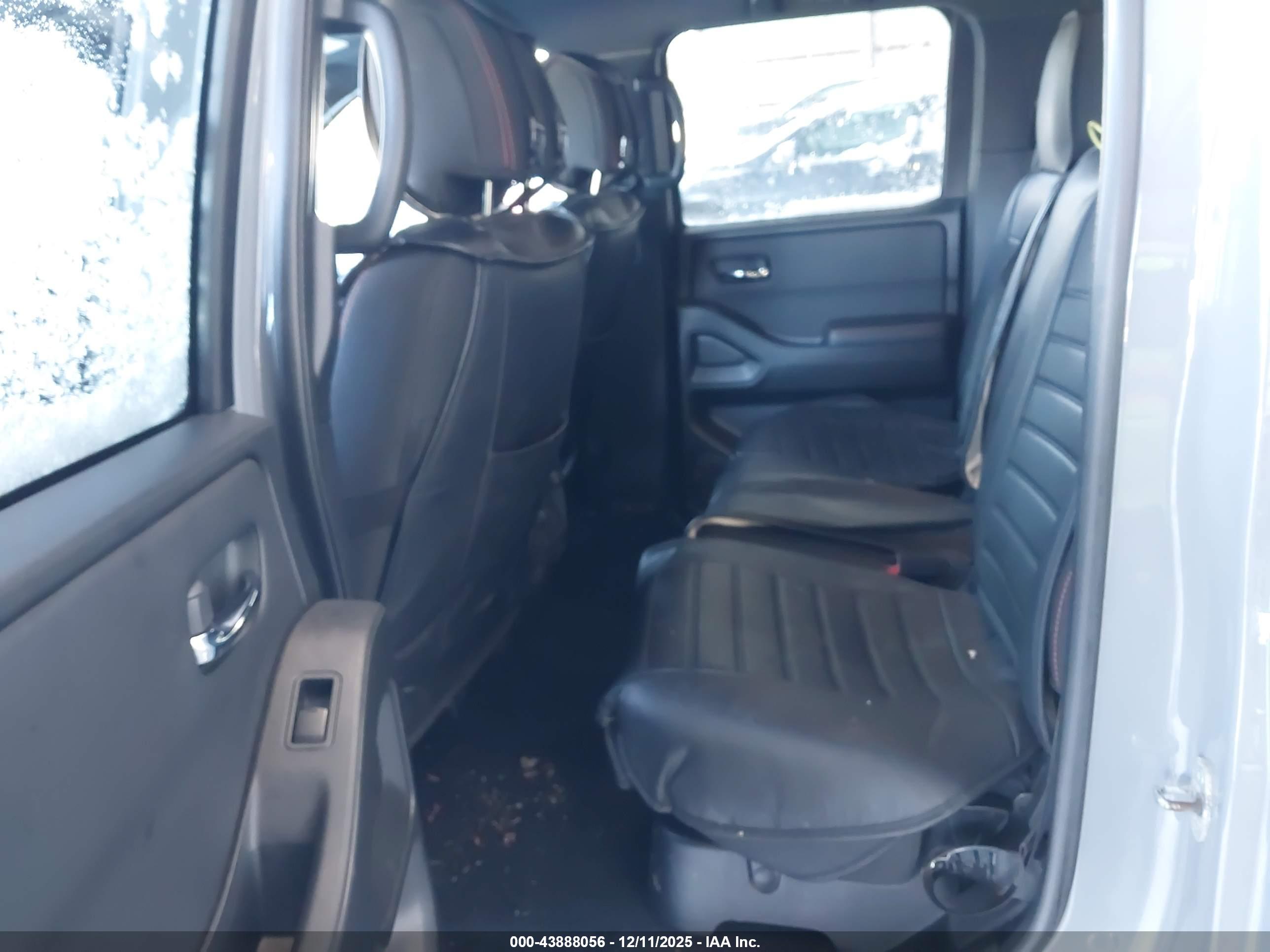 NISSAN FRONTIER image 8