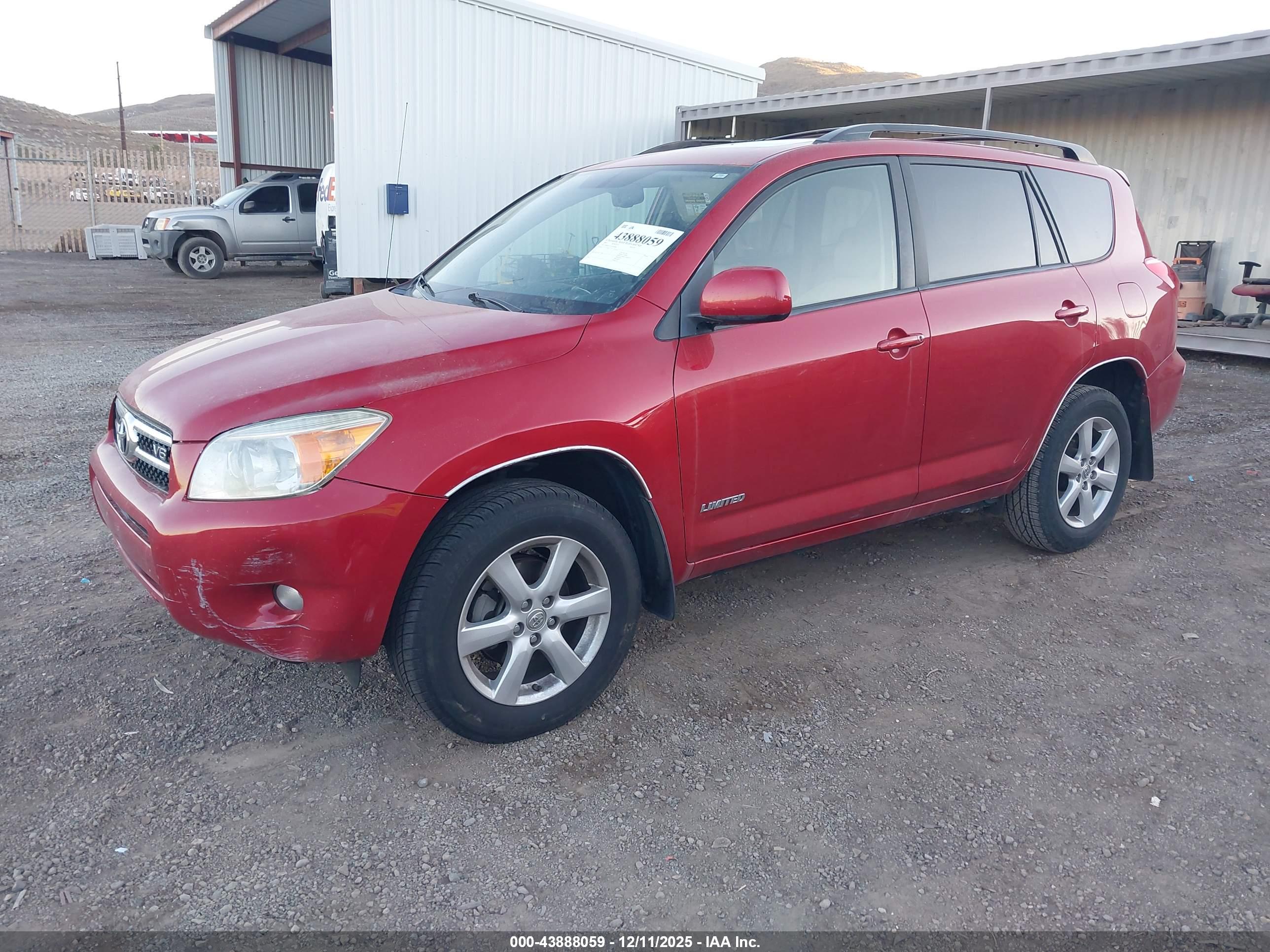 TOYOTA RAV4 image 2