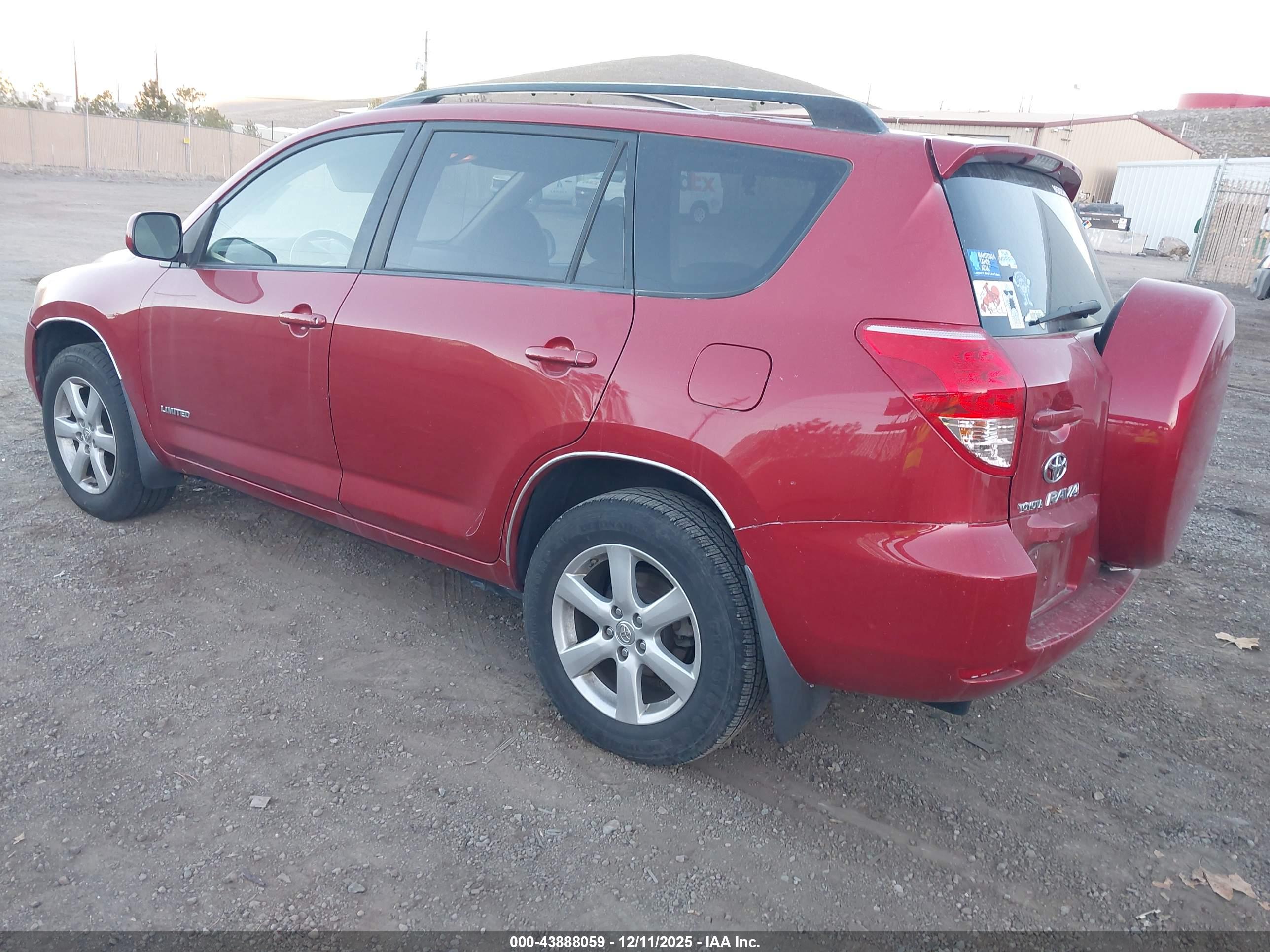 TOYOTA RAV4 image 3